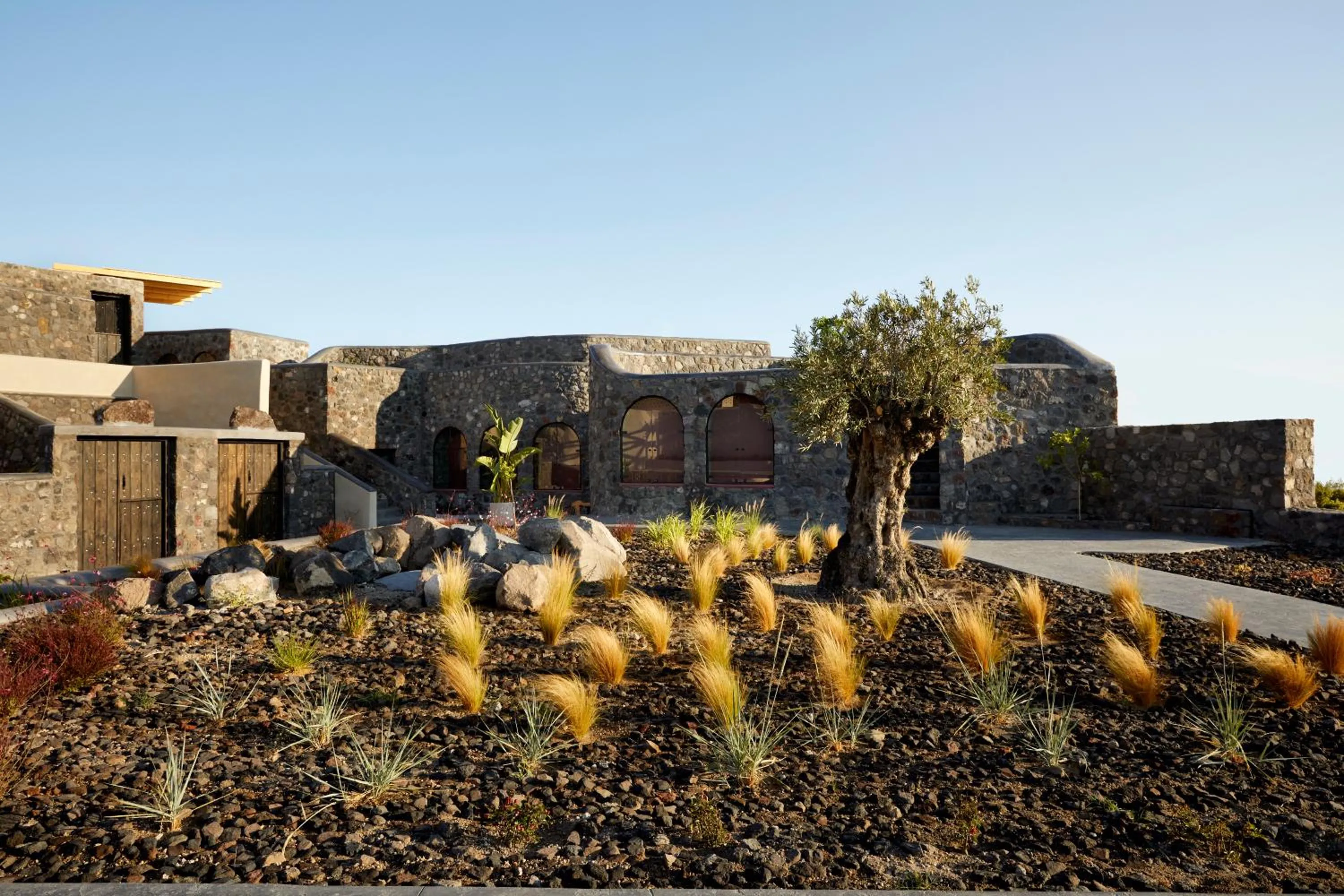 Garden in White Pearl Cavalieri