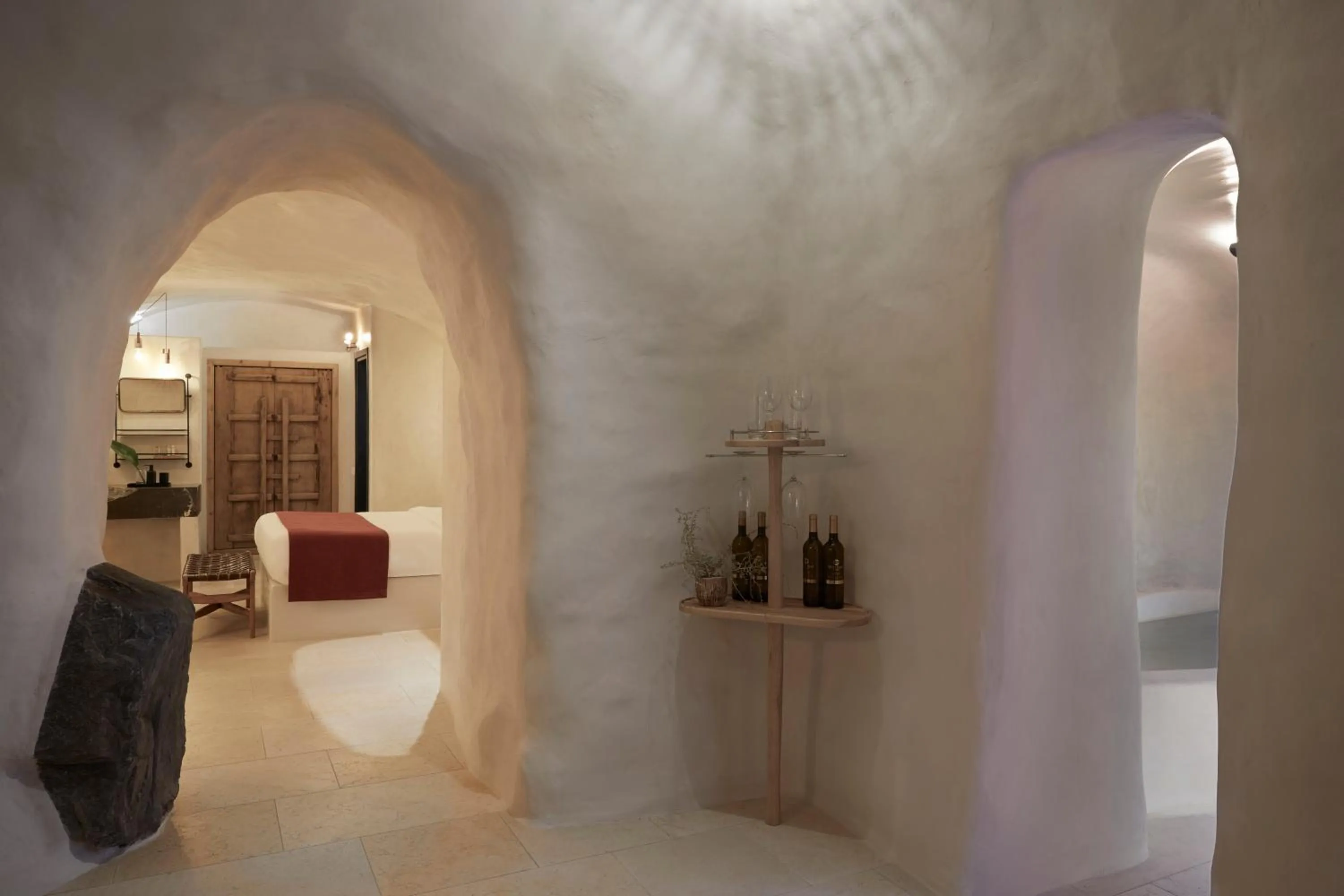 Bedroom in White Pearl Cavalieri