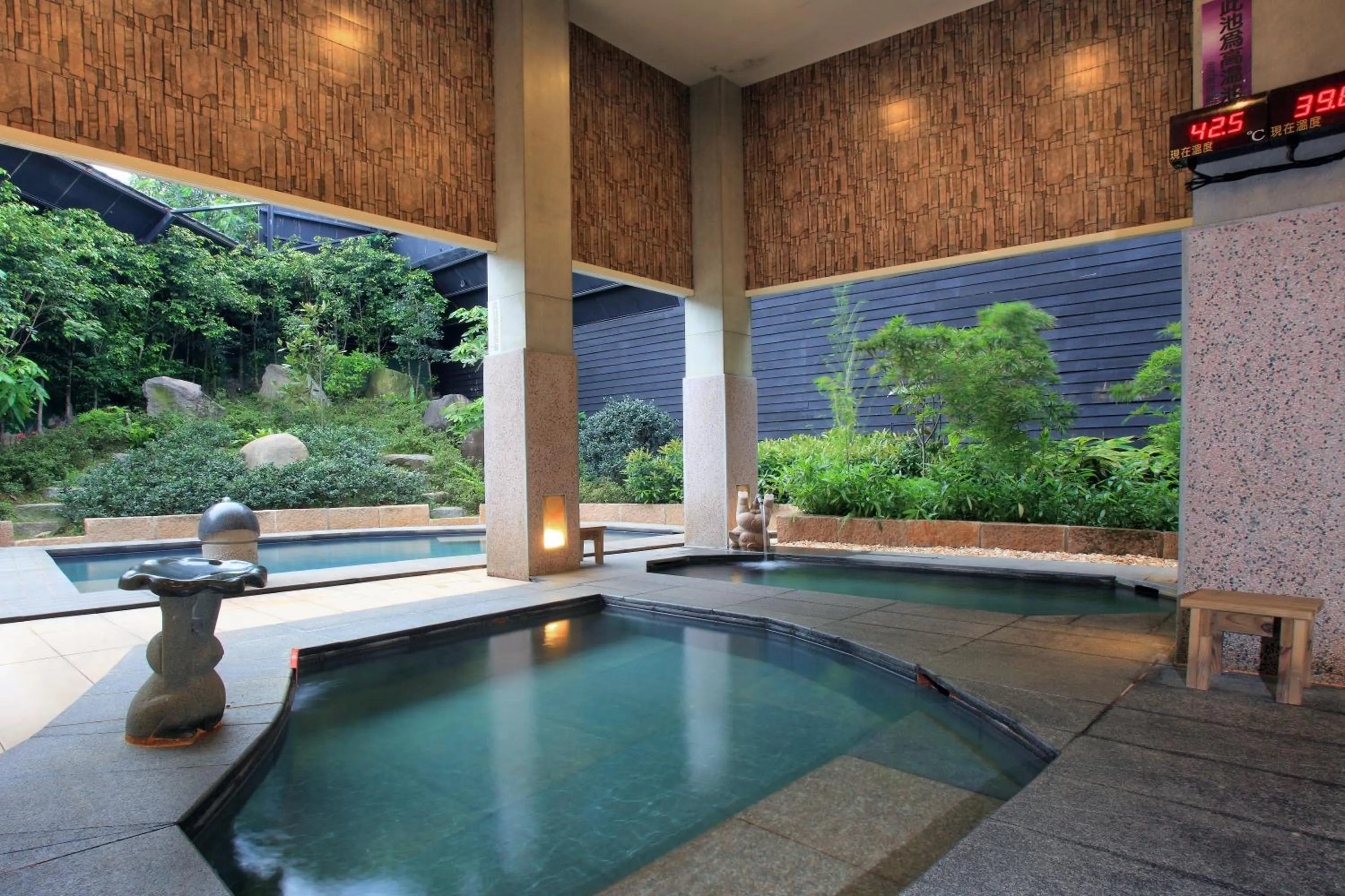 Swimming pool in Jin Yong Quan Spa Hotspring Resort