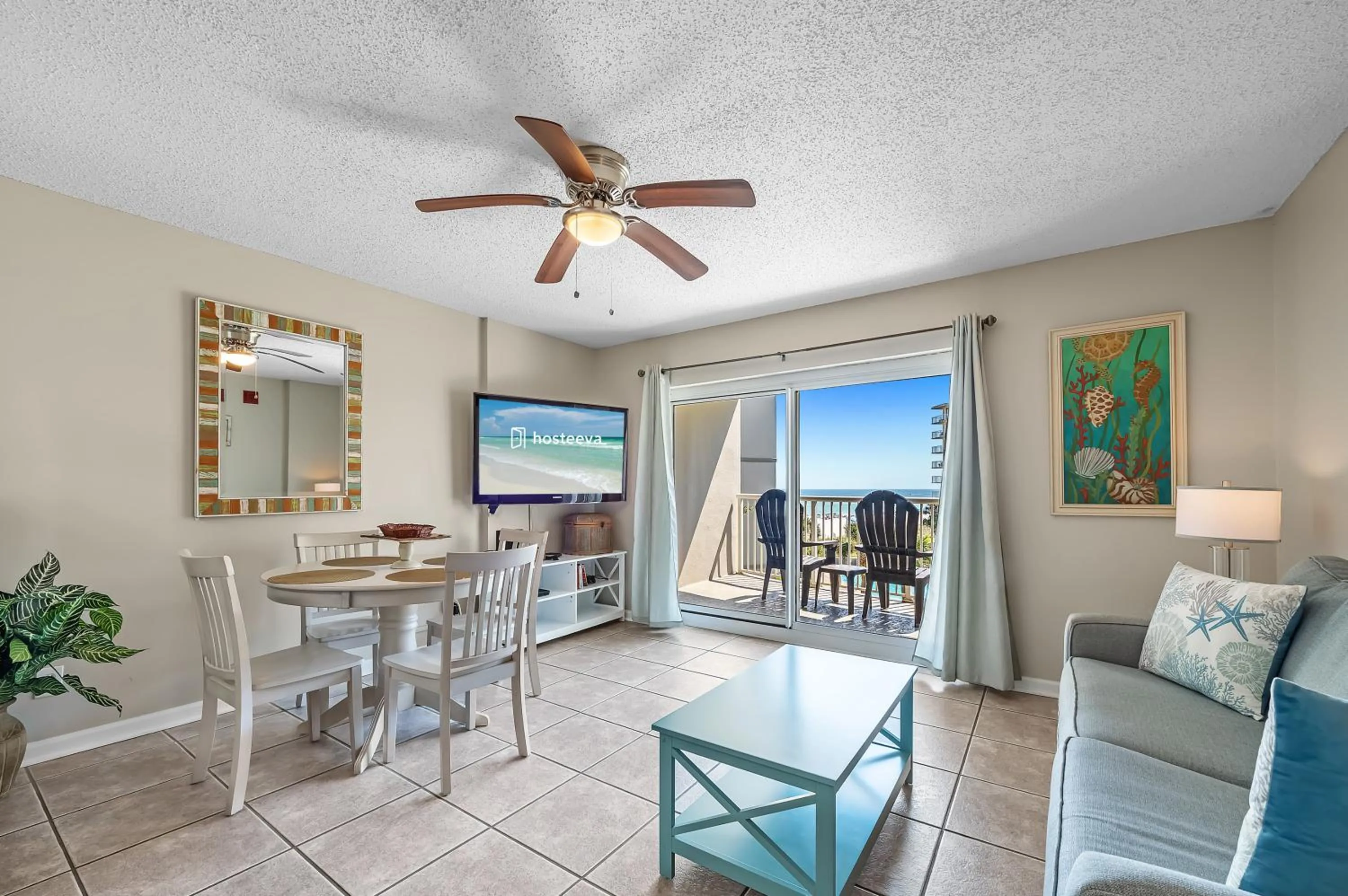 Dining area in Tradewinds 307
