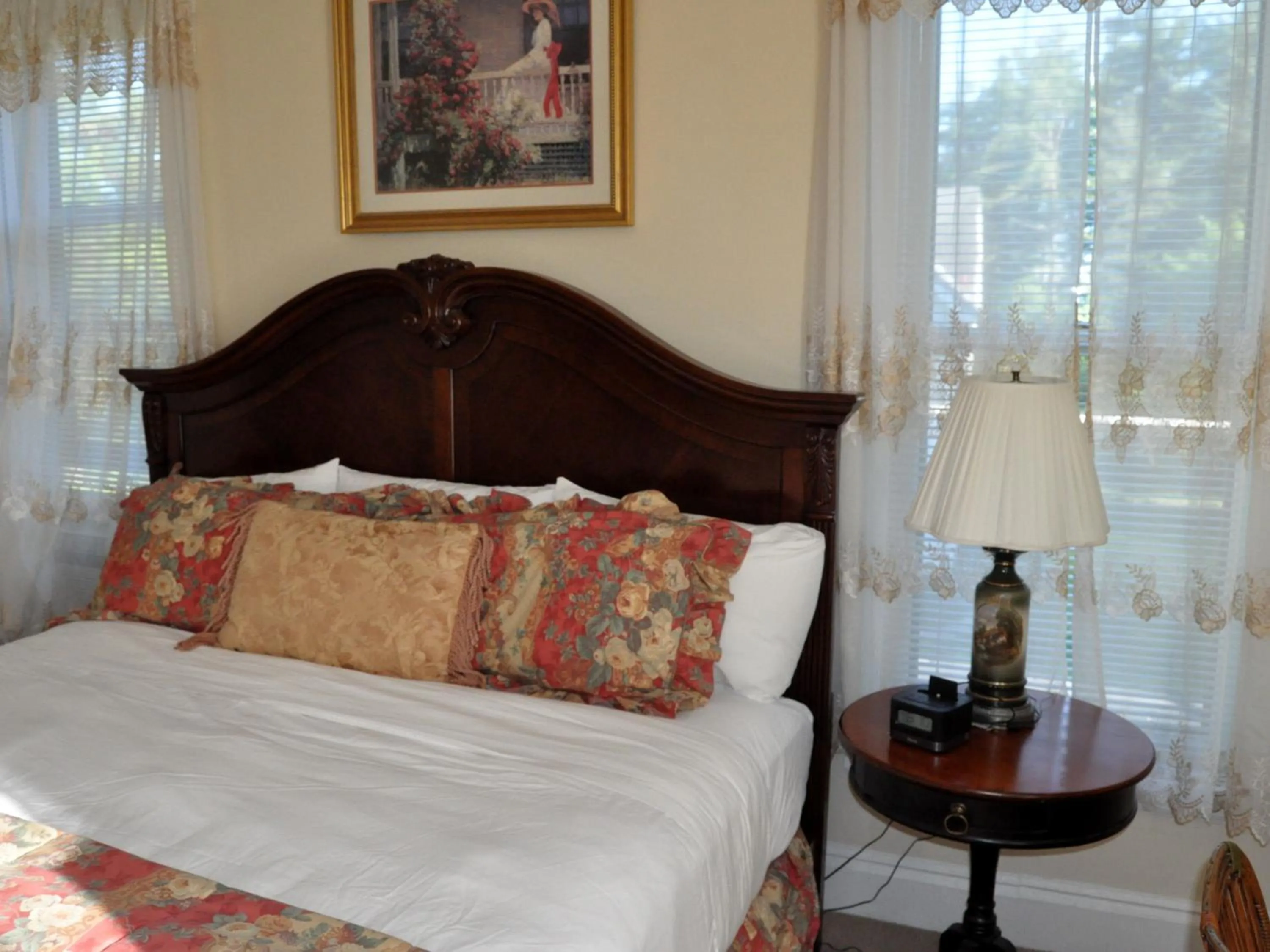 Bedroom, Bed in Anne's Washington Inn