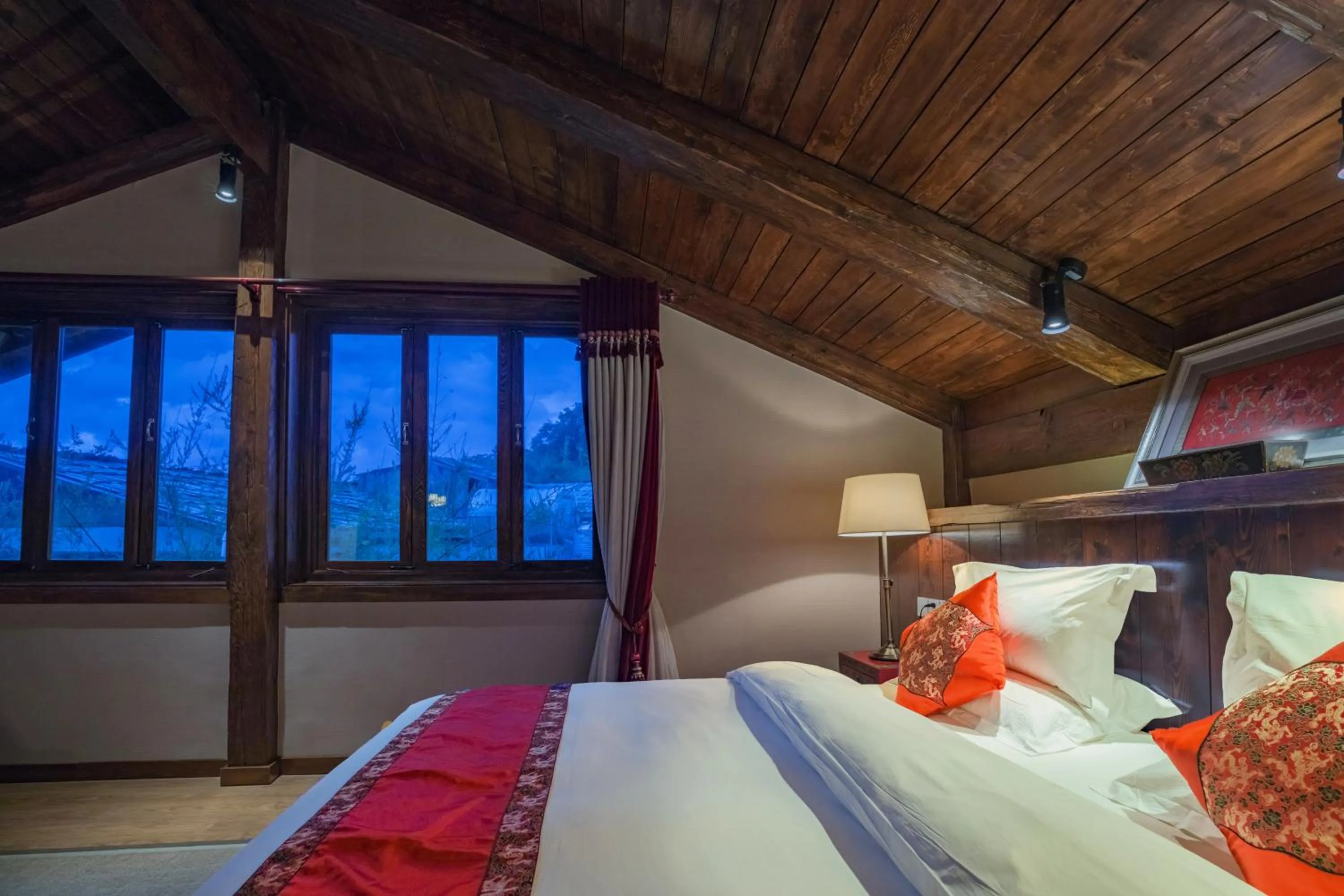 Property building, Bed in Arro Khampa By Zinc Journey Shangri-la