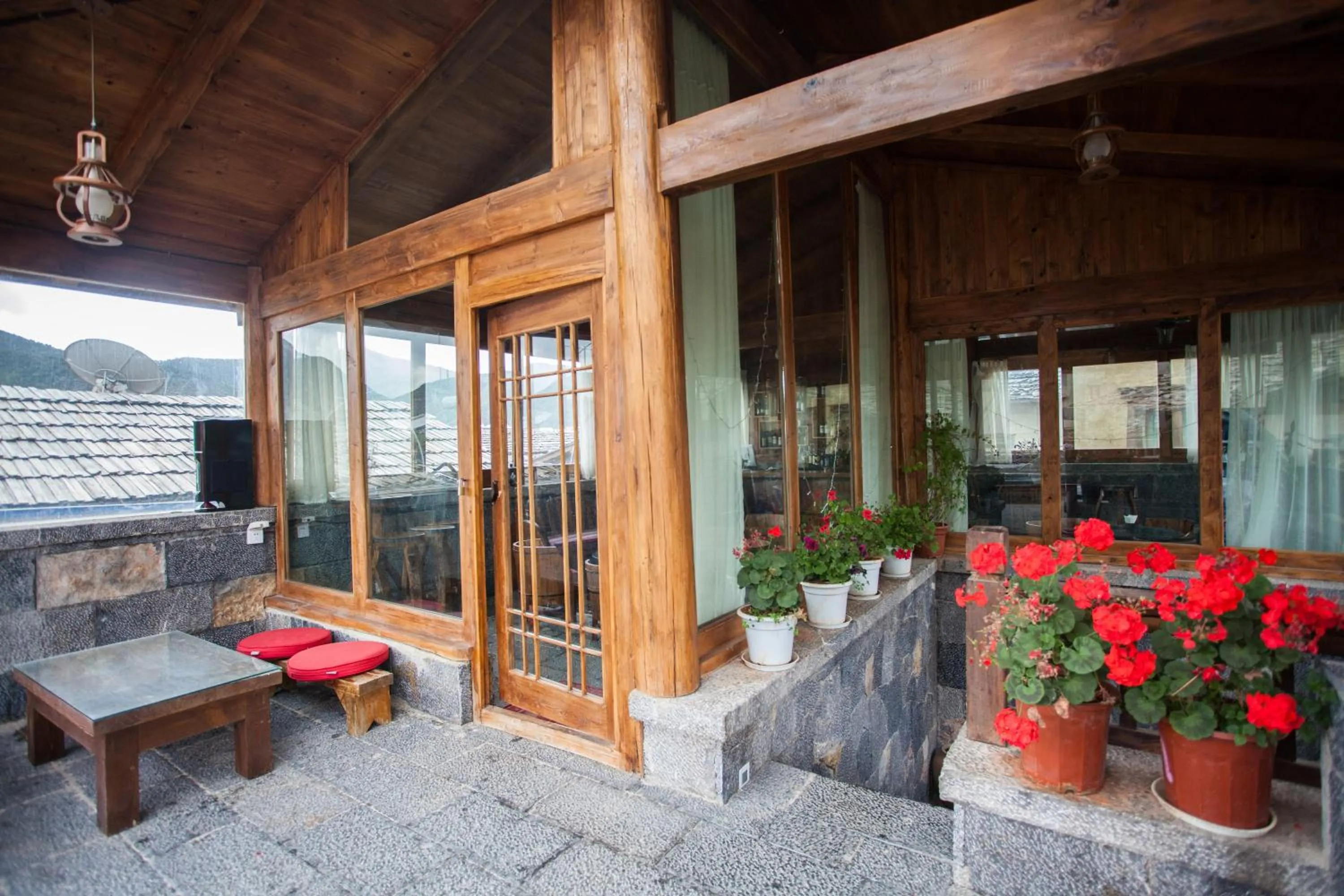 Balcony/Terrace in Arro Khampa By Zinc Journey Shangri-la