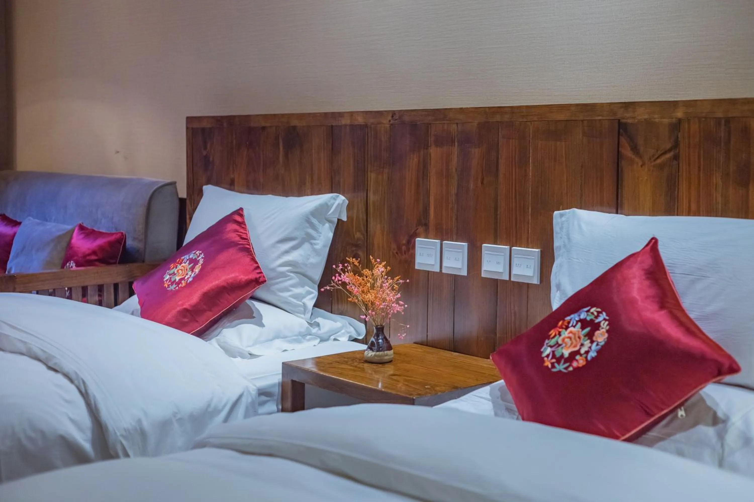 Bed in Arro Khampa By Zinc Journey Shangri-la