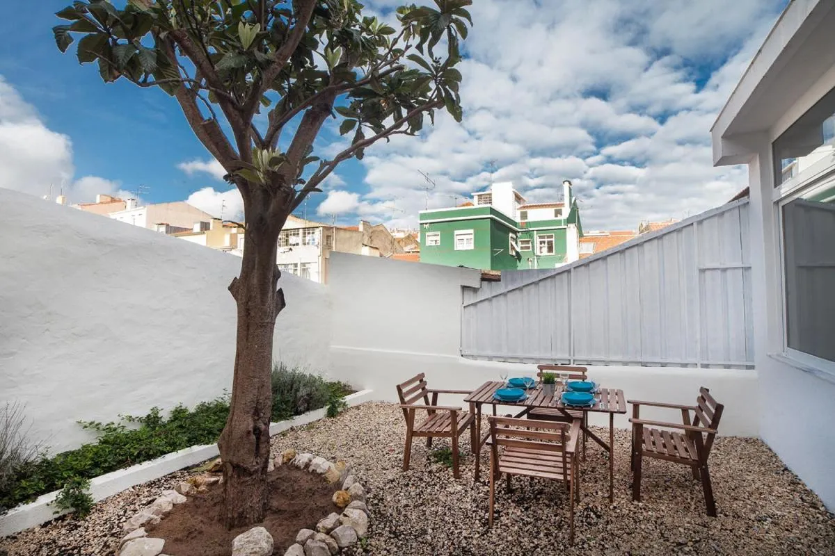 Property building in FLH Lisbon Sun Terrace Graça II