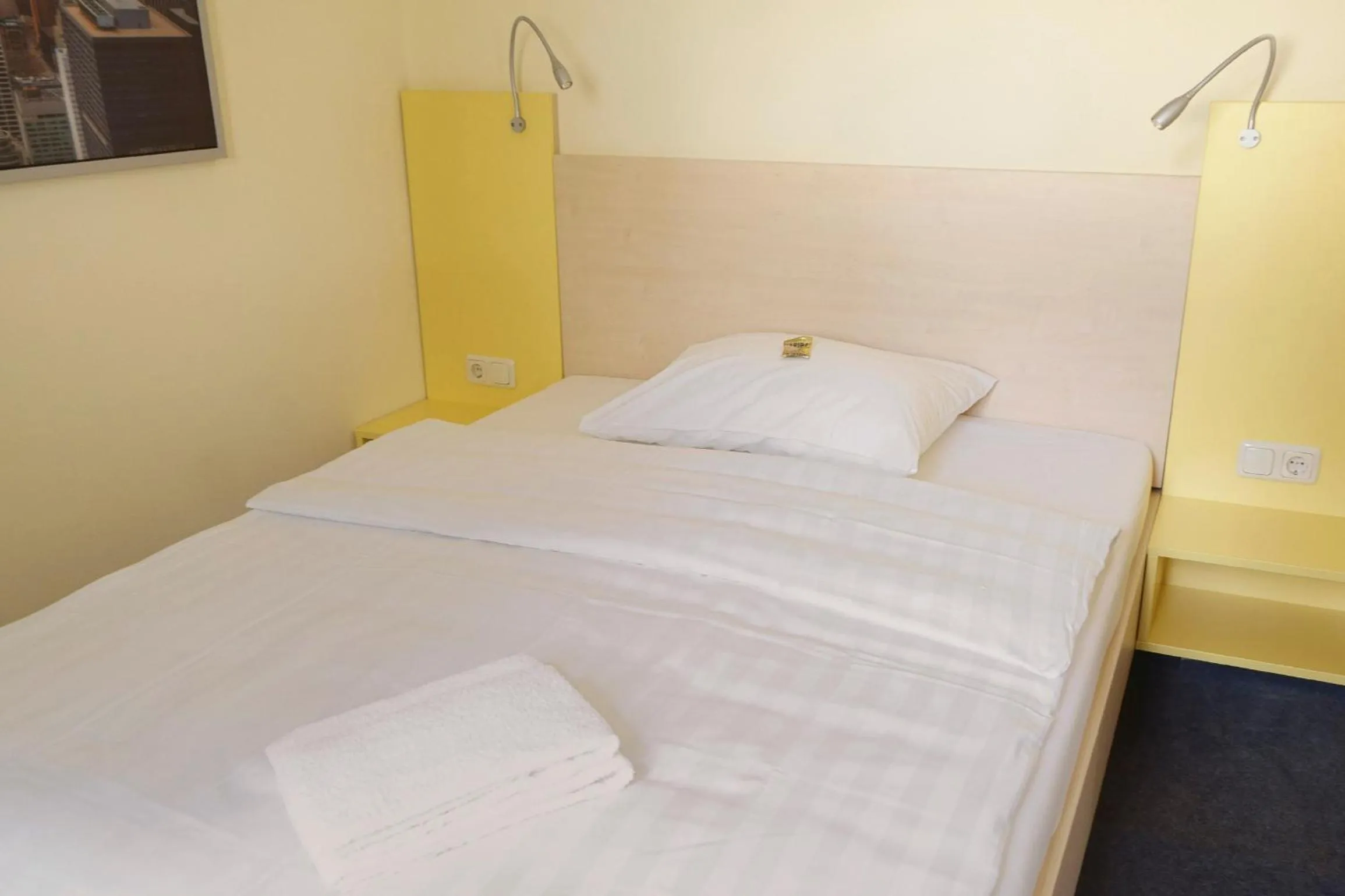 Bed in Best Deal Airporthotel Weeze