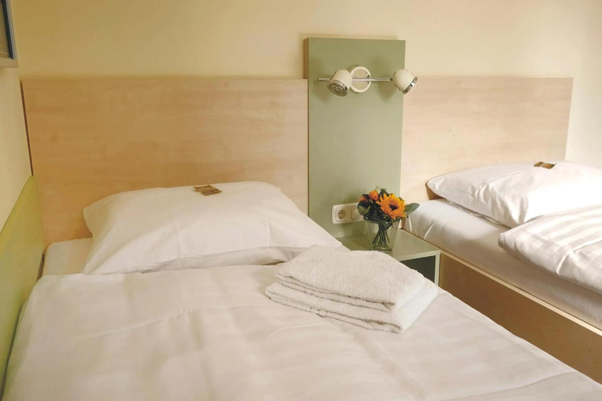 Bed in Best Deal Airporthotel Weeze