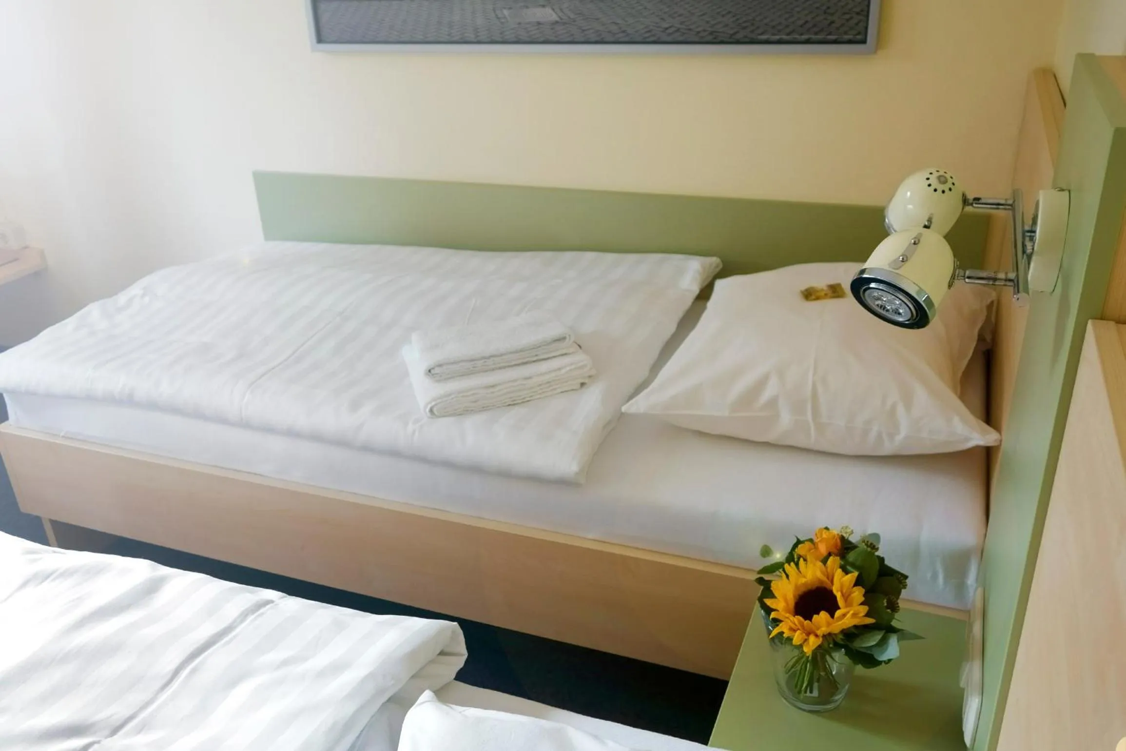 Bed in Best Deal Airporthotel Weeze