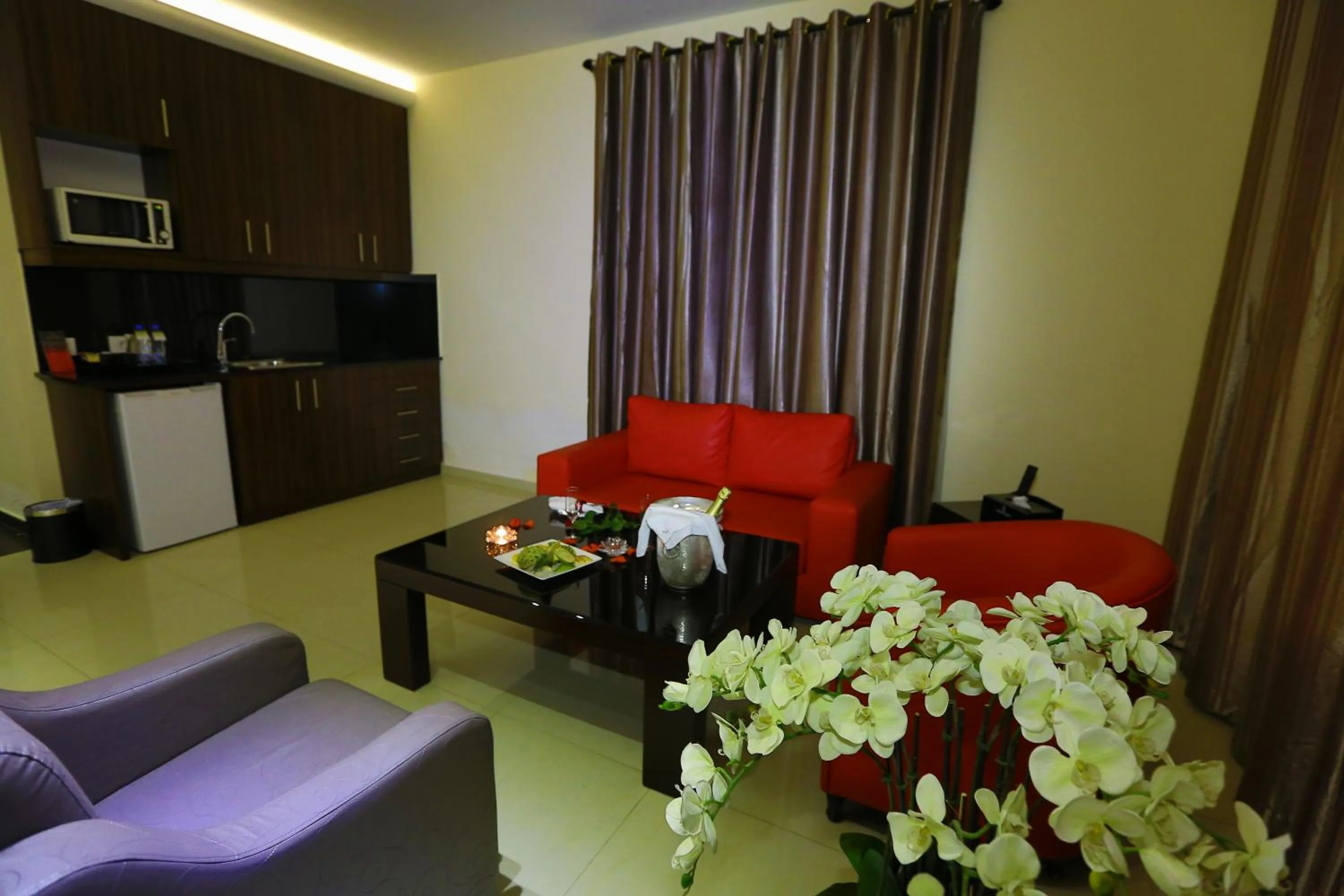 Kitchen or kitchenette in Jounieh Suites Boutique Hotel