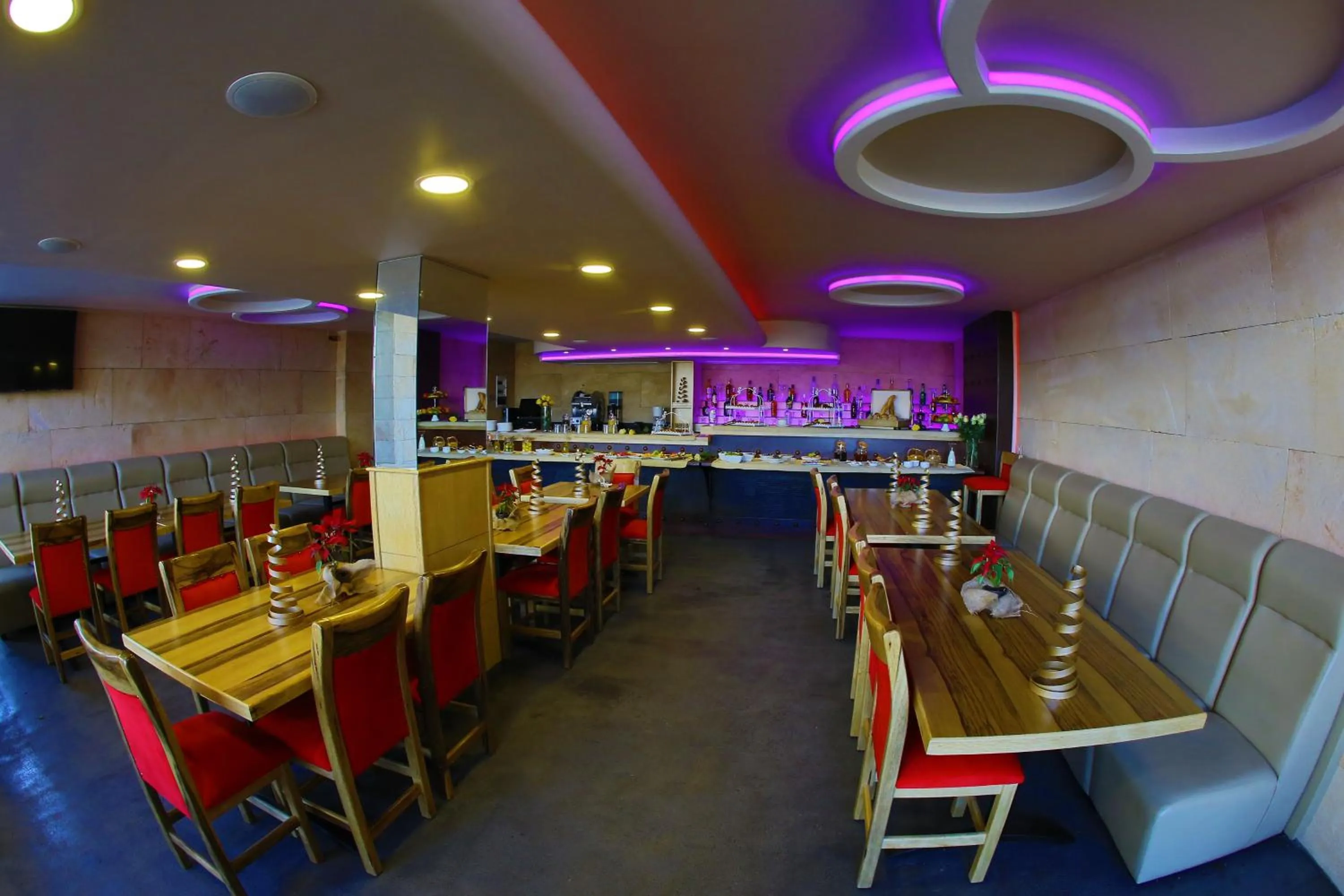 Restaurant/places to eat in Jounieh Suites Boutique Hotel