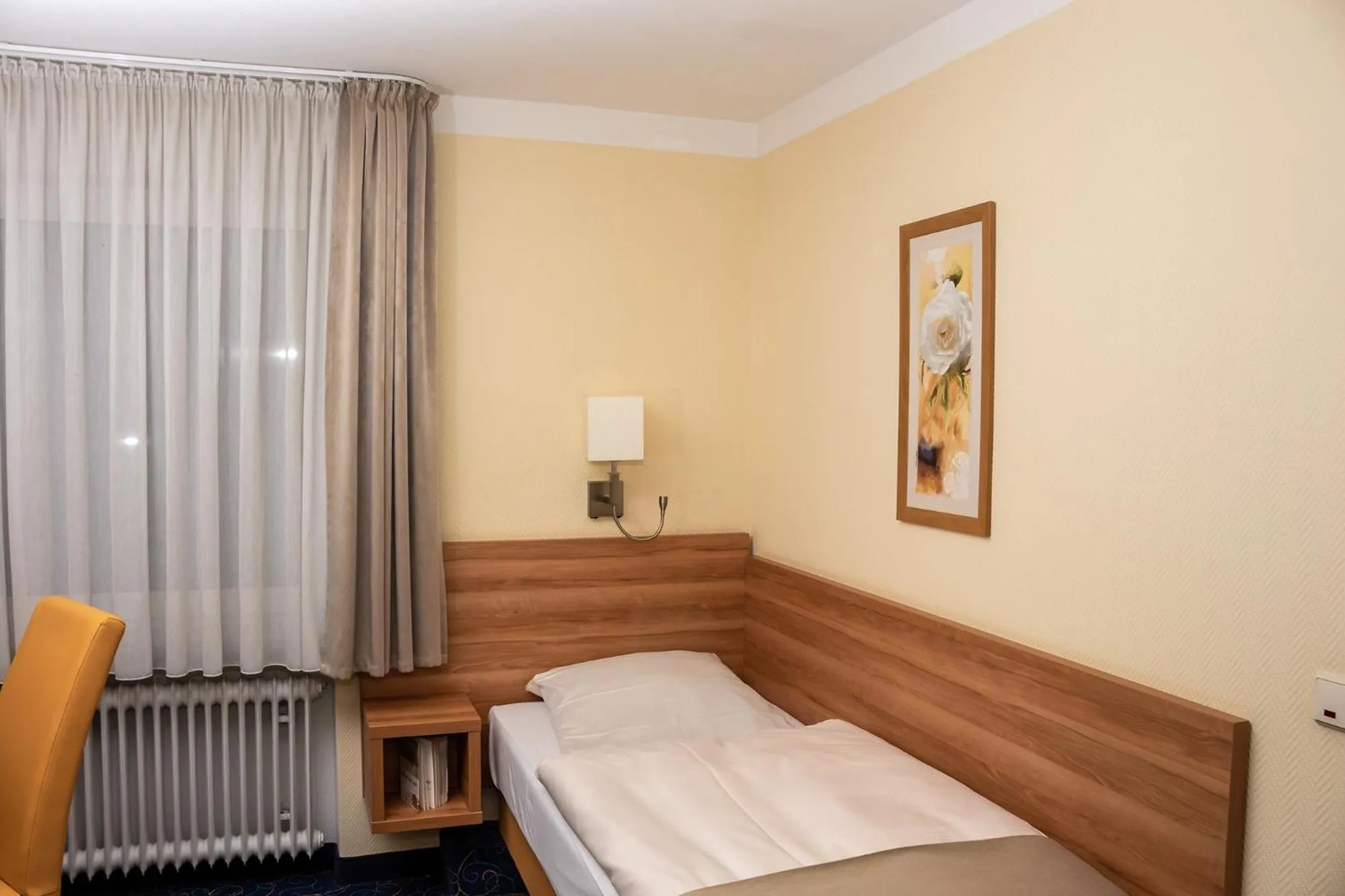 Photo of the whole room, Bed in Kiek In Hotel Zur Einkehr