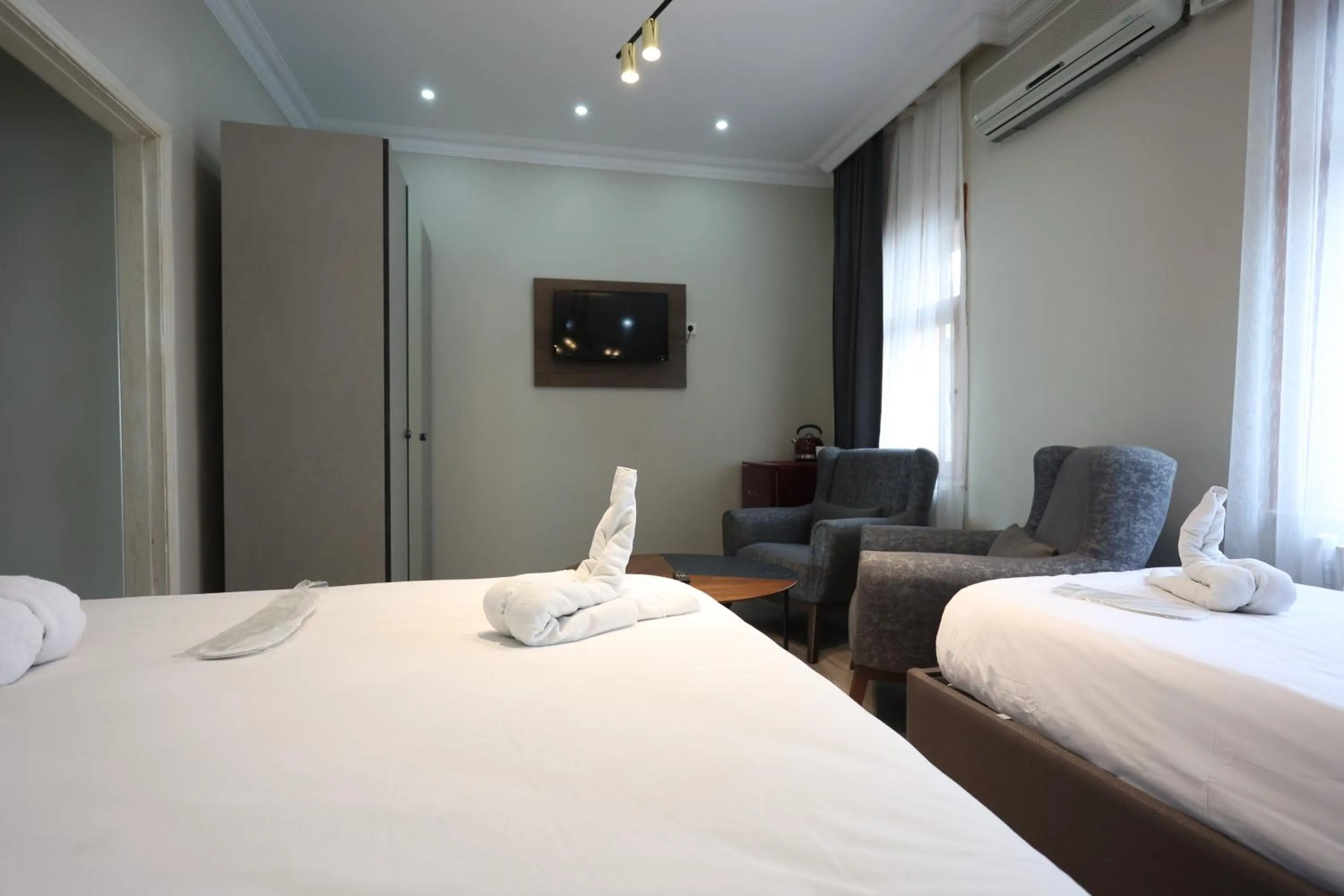 Bed in Cheers Lighthouse