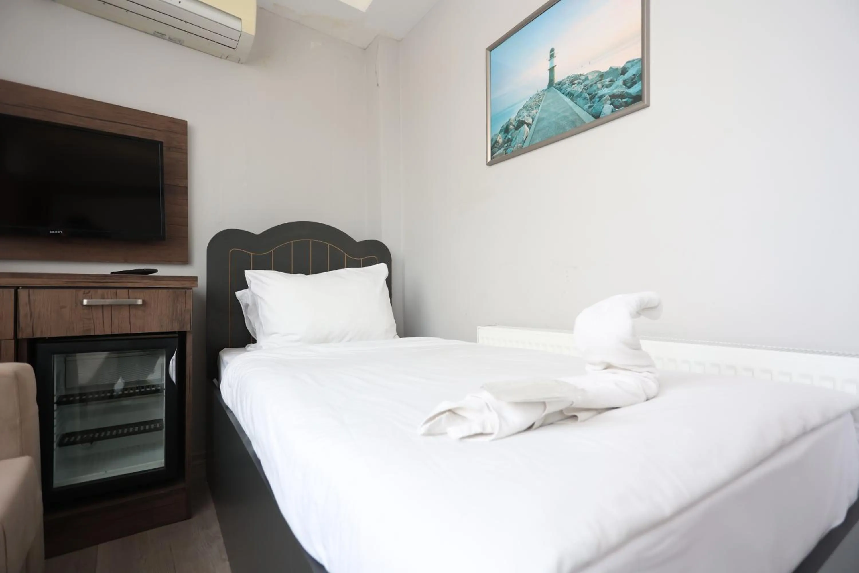 Bed in Cheers Lighthouse