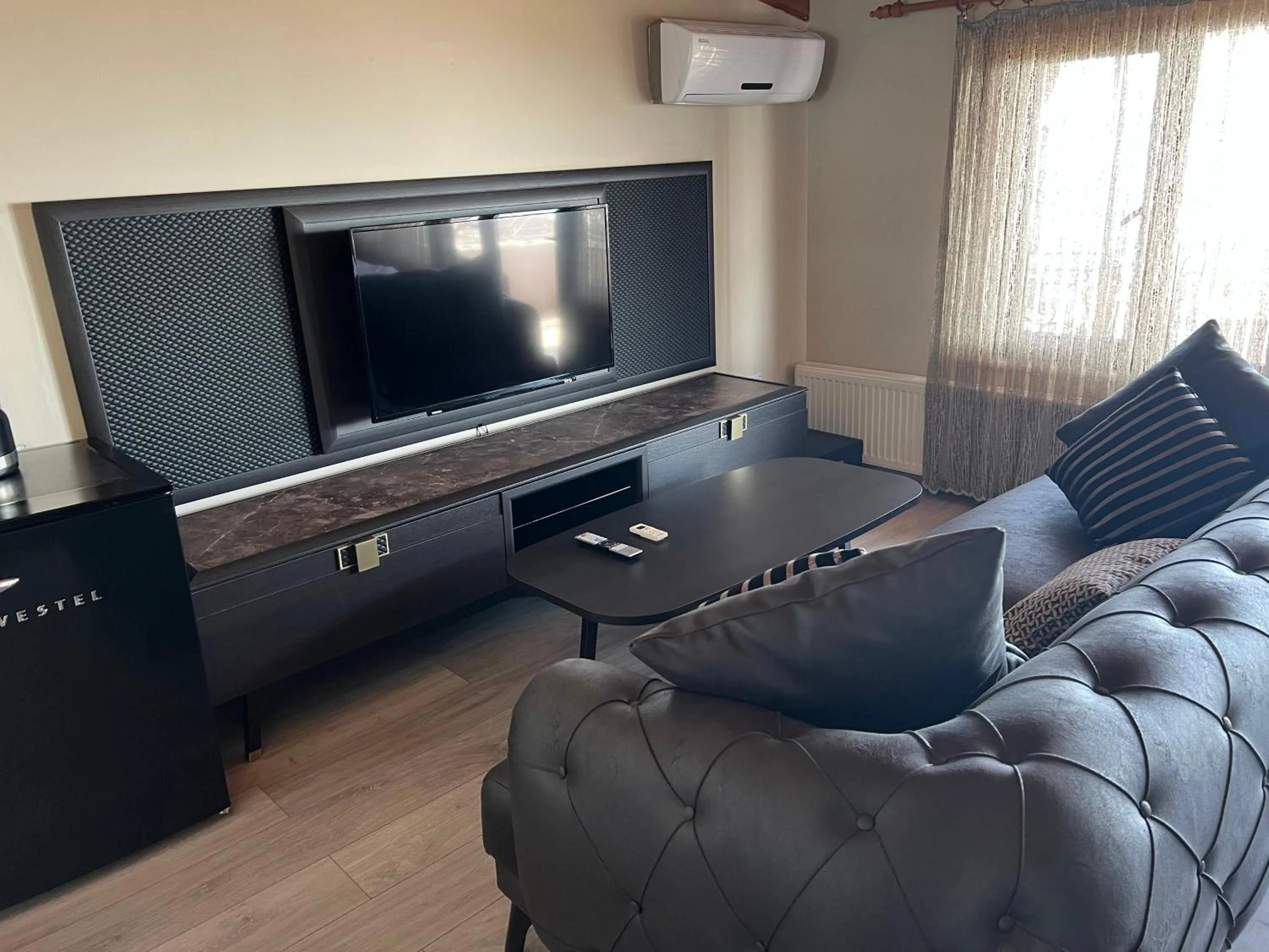 Seating area in Cheers Lighthouse