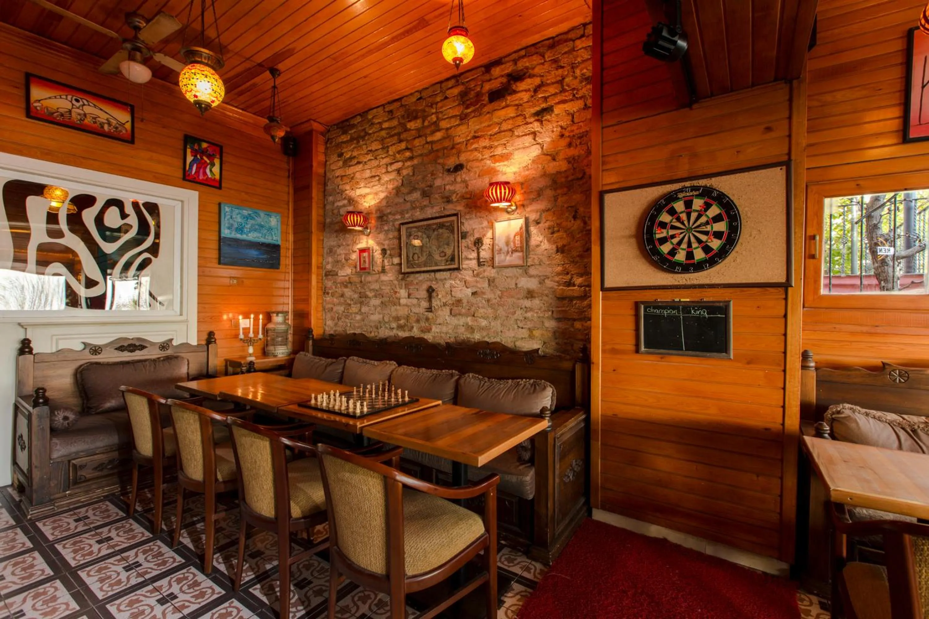 Communal lounge/ TV room in Cheers Lighthouse