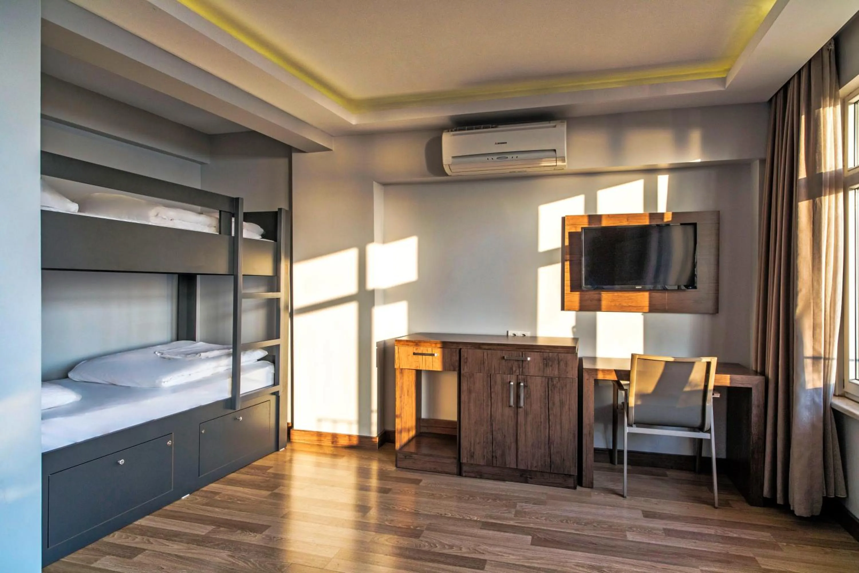 TV and multimedia, Bed in Cheers Lighthouse