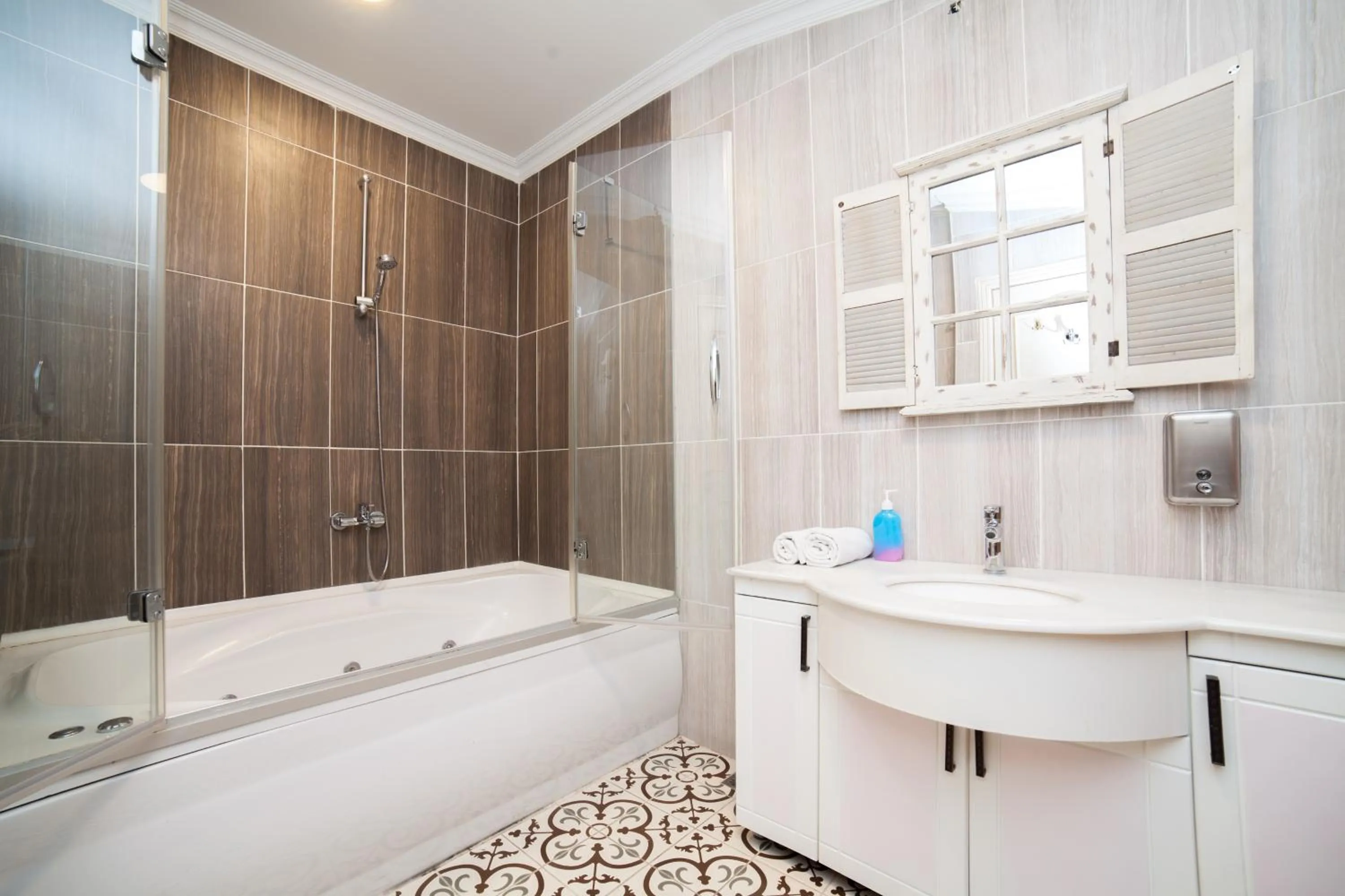 Hot Tub in Cheers Lighthouse