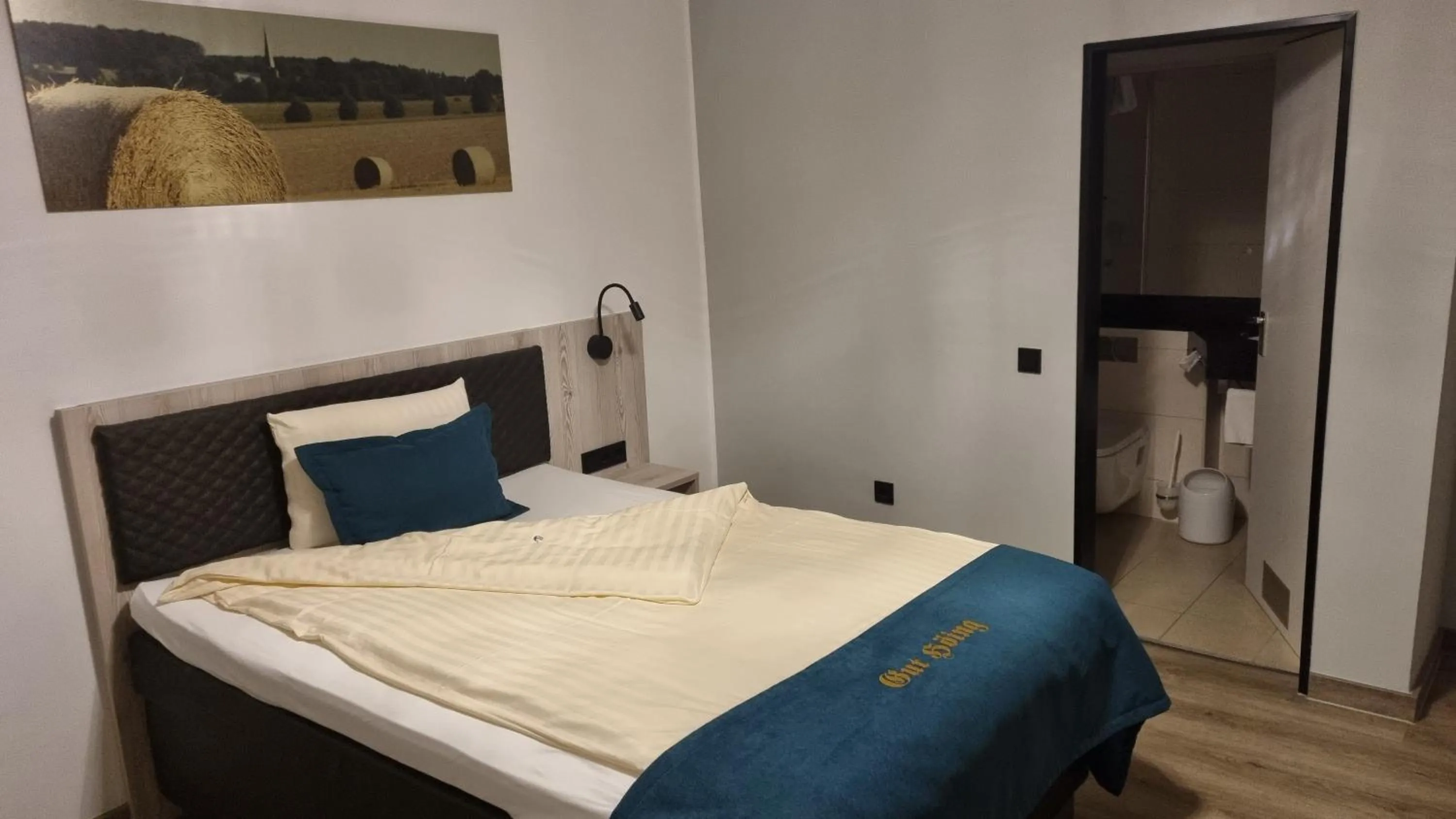 Bed in Akzent Hotel Gut Höing