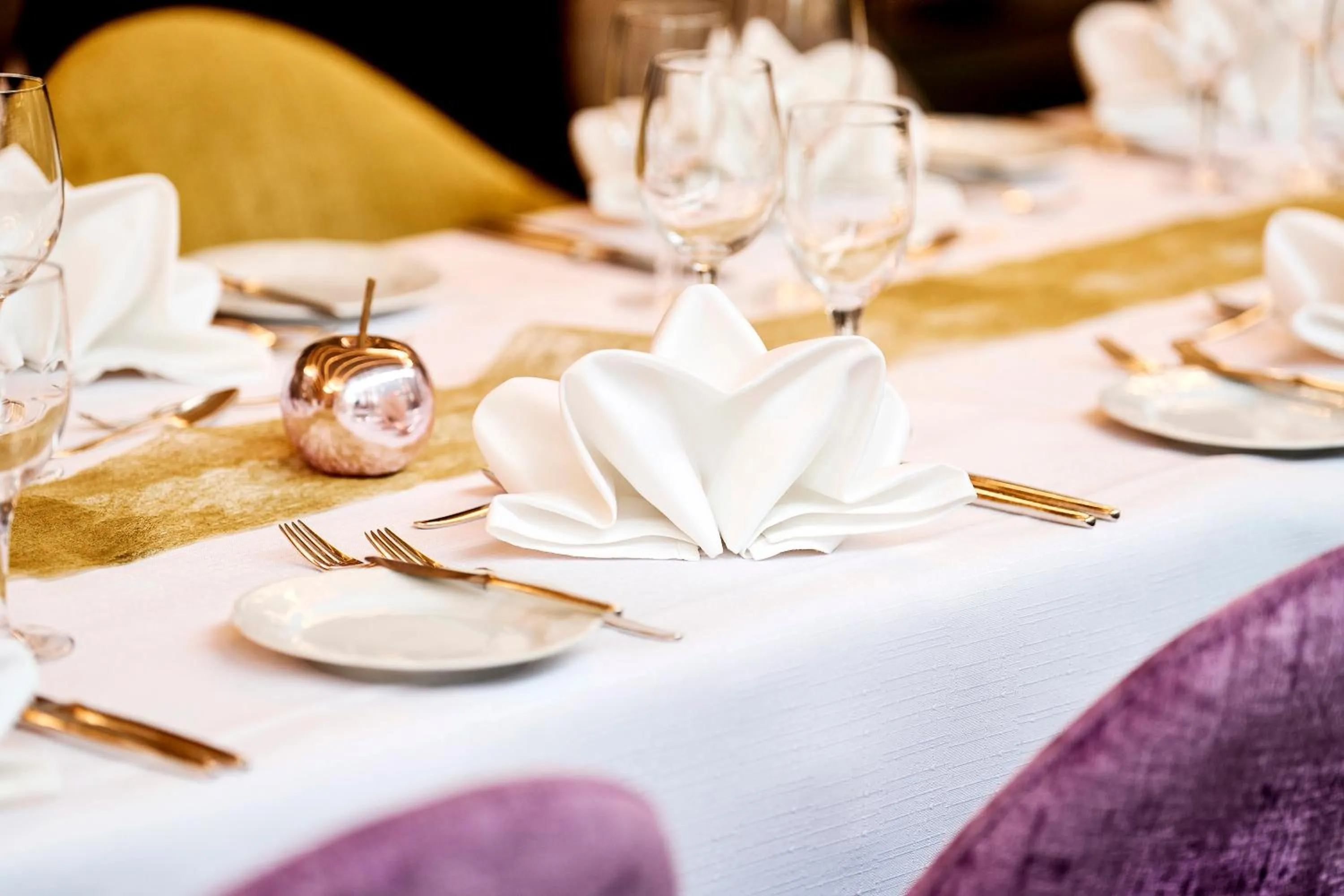 Restaurant/places to eat in AKZENT Hotel Restaurant Altdorfer Hof