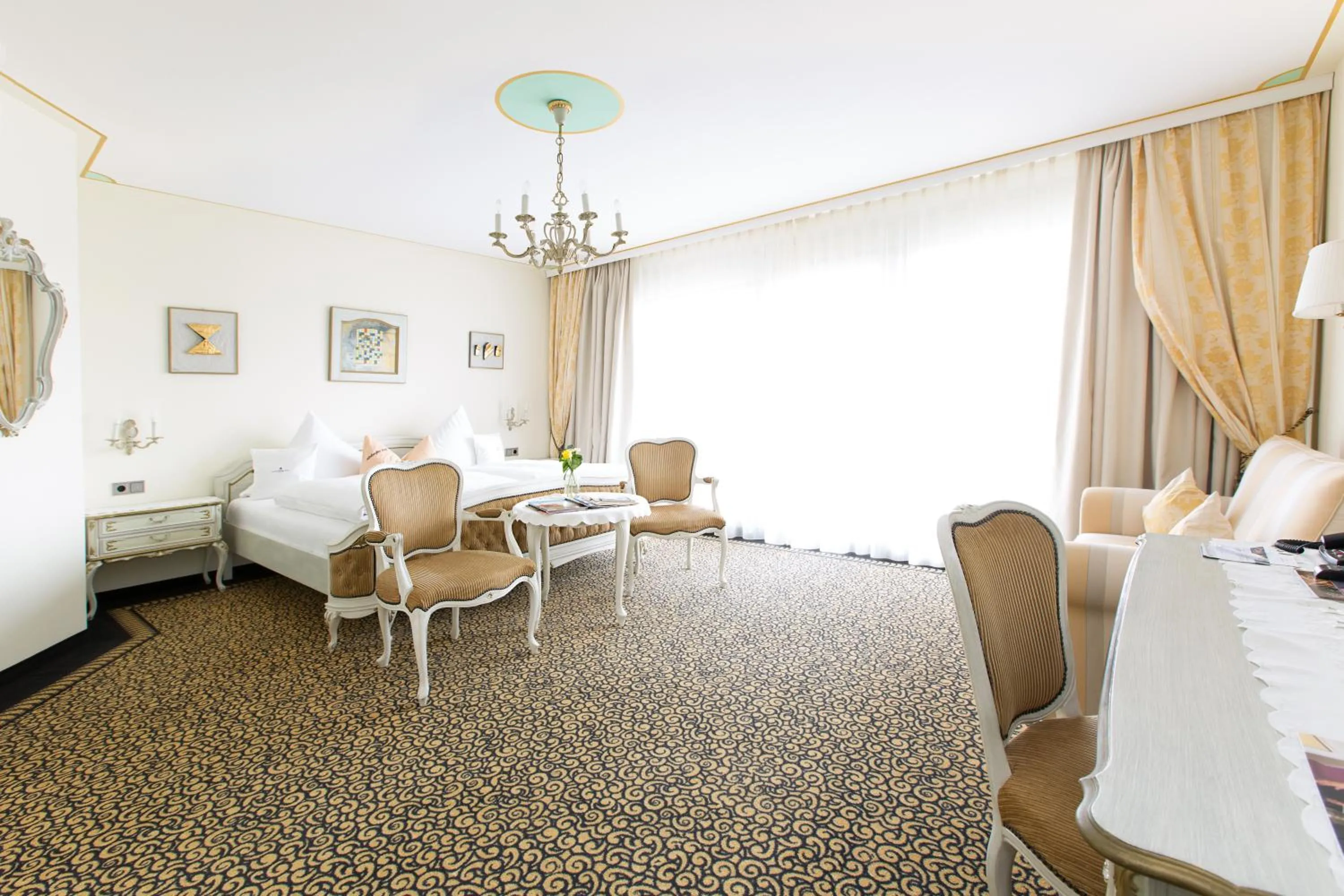 Bed in AKZENT Hotel Restaurant Altdorfer Hof