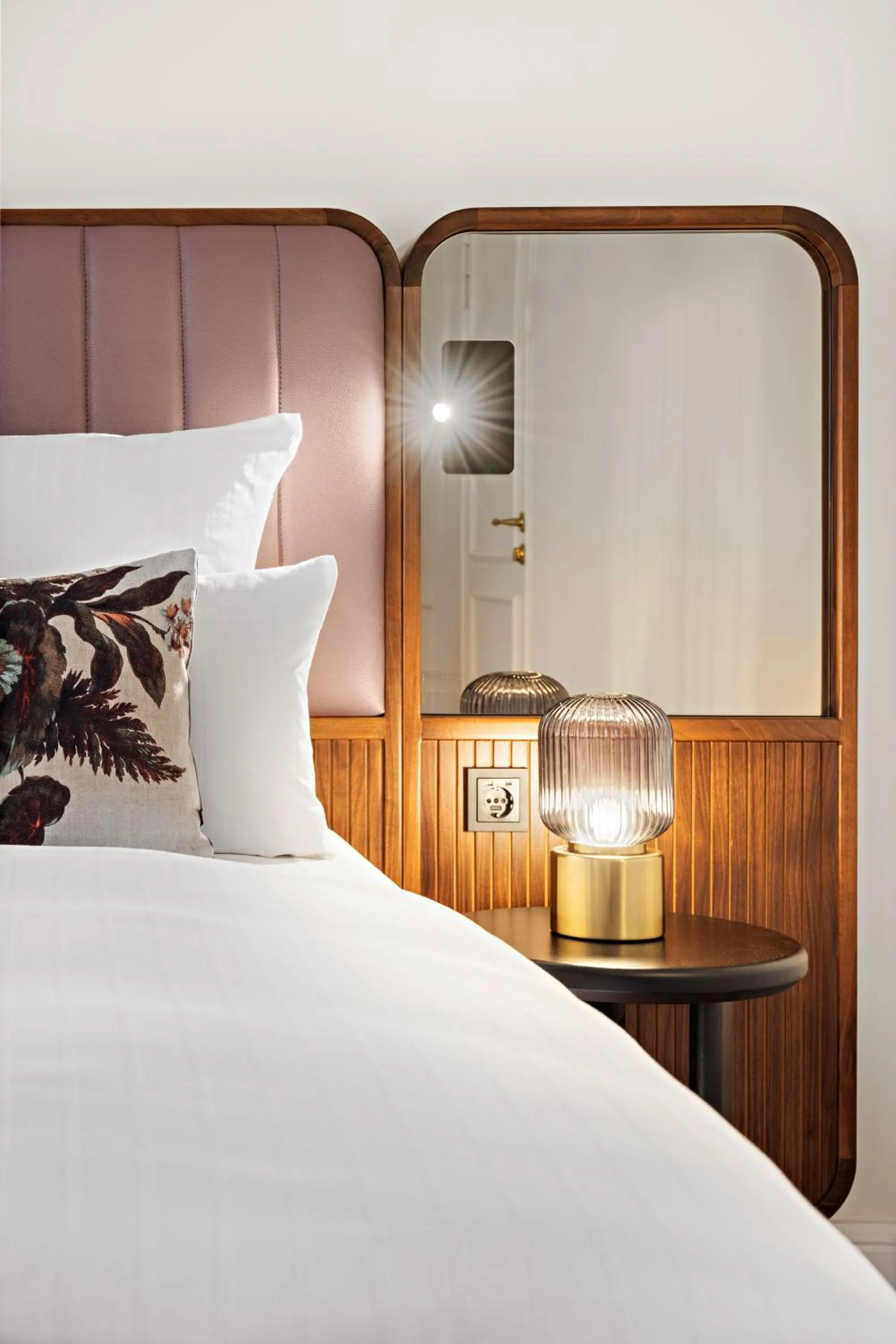 Bed in Hotel Bristol Berlin