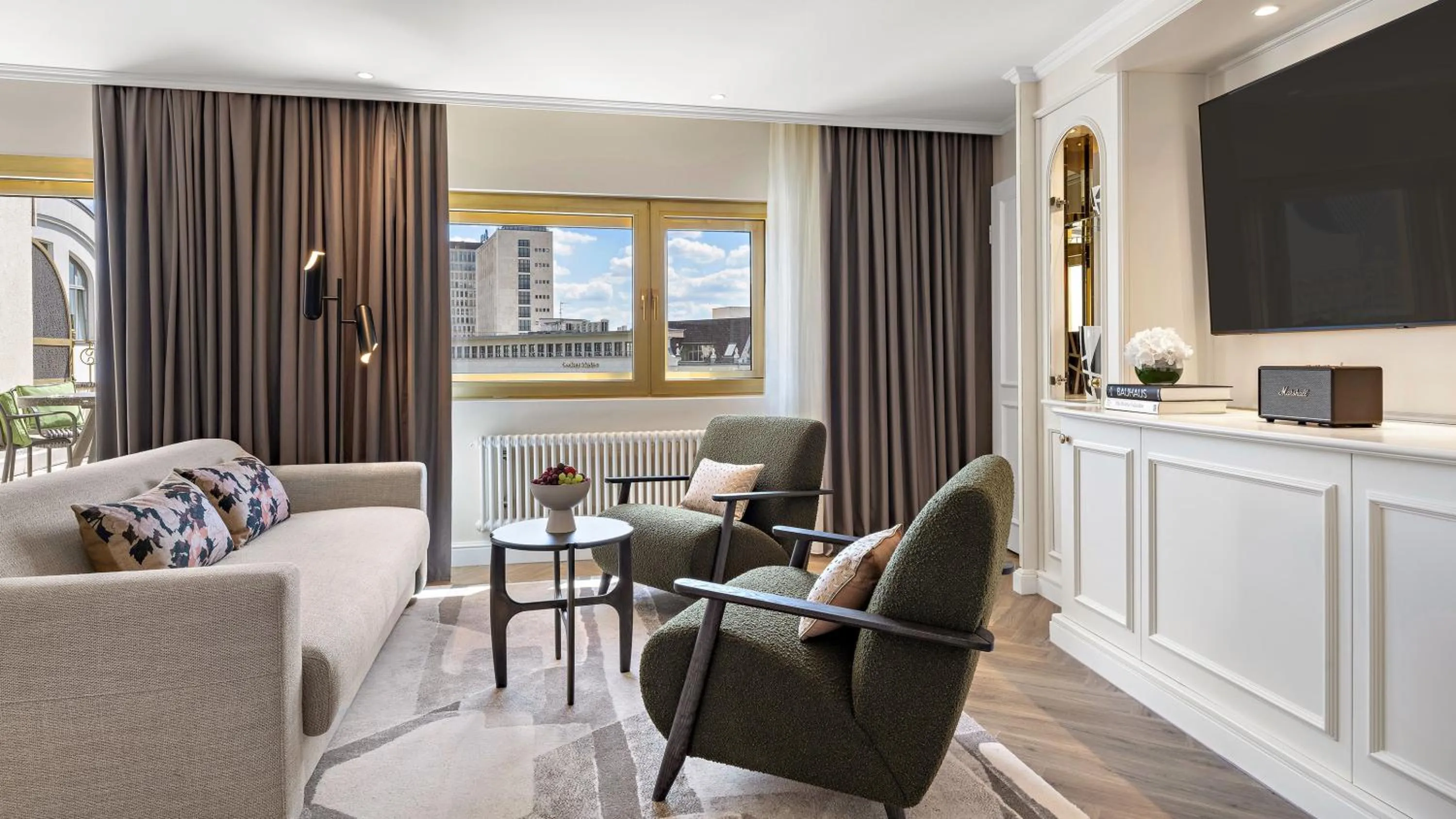 TV and multimedia in Hotel Bristol Berlin