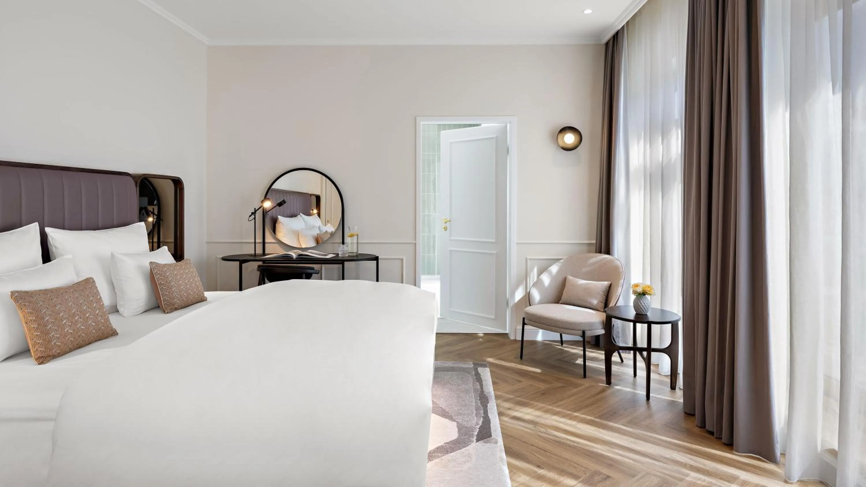 Bed in Hotel Bristol Berlin