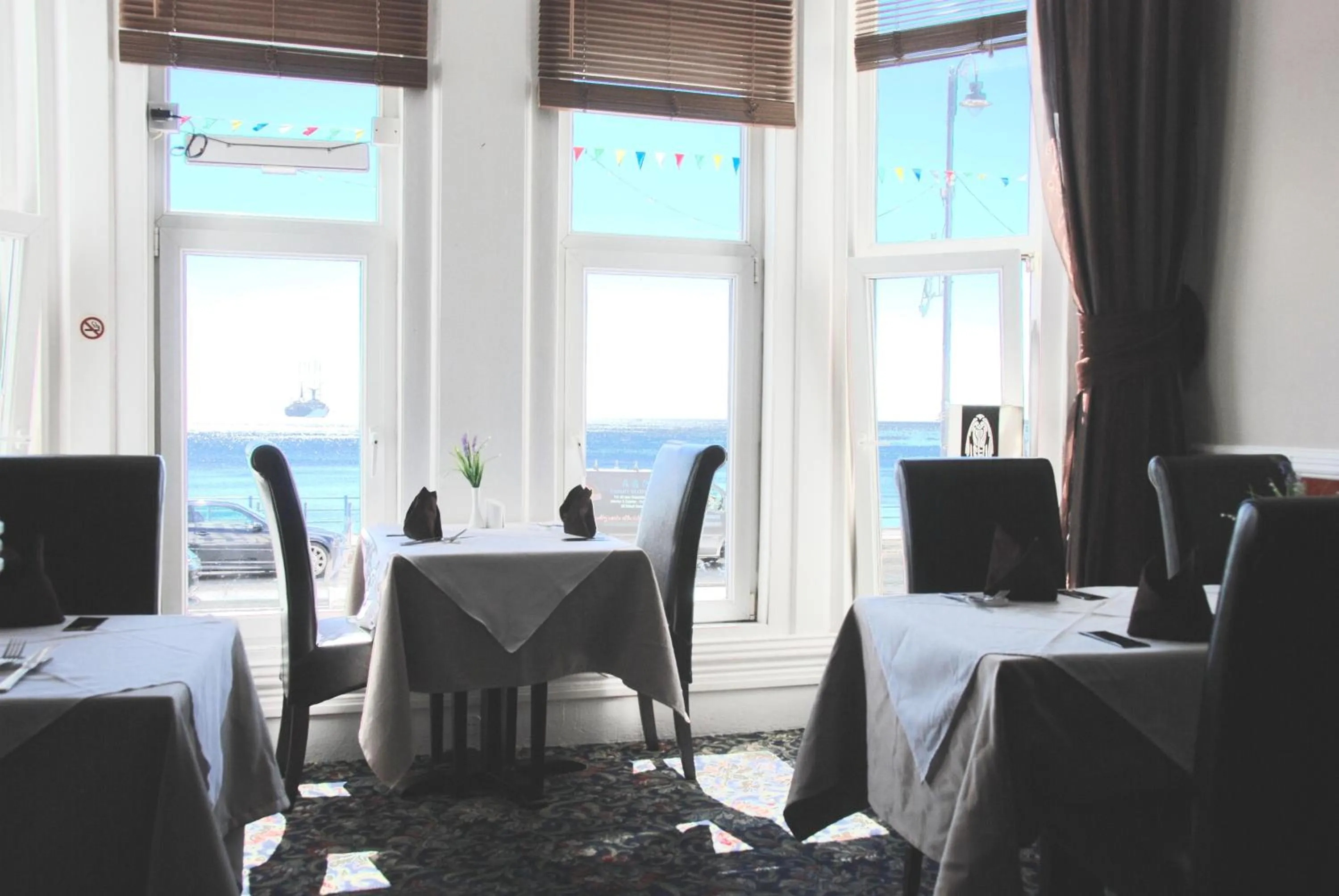 Restaurant/places to eat in At Caledonia