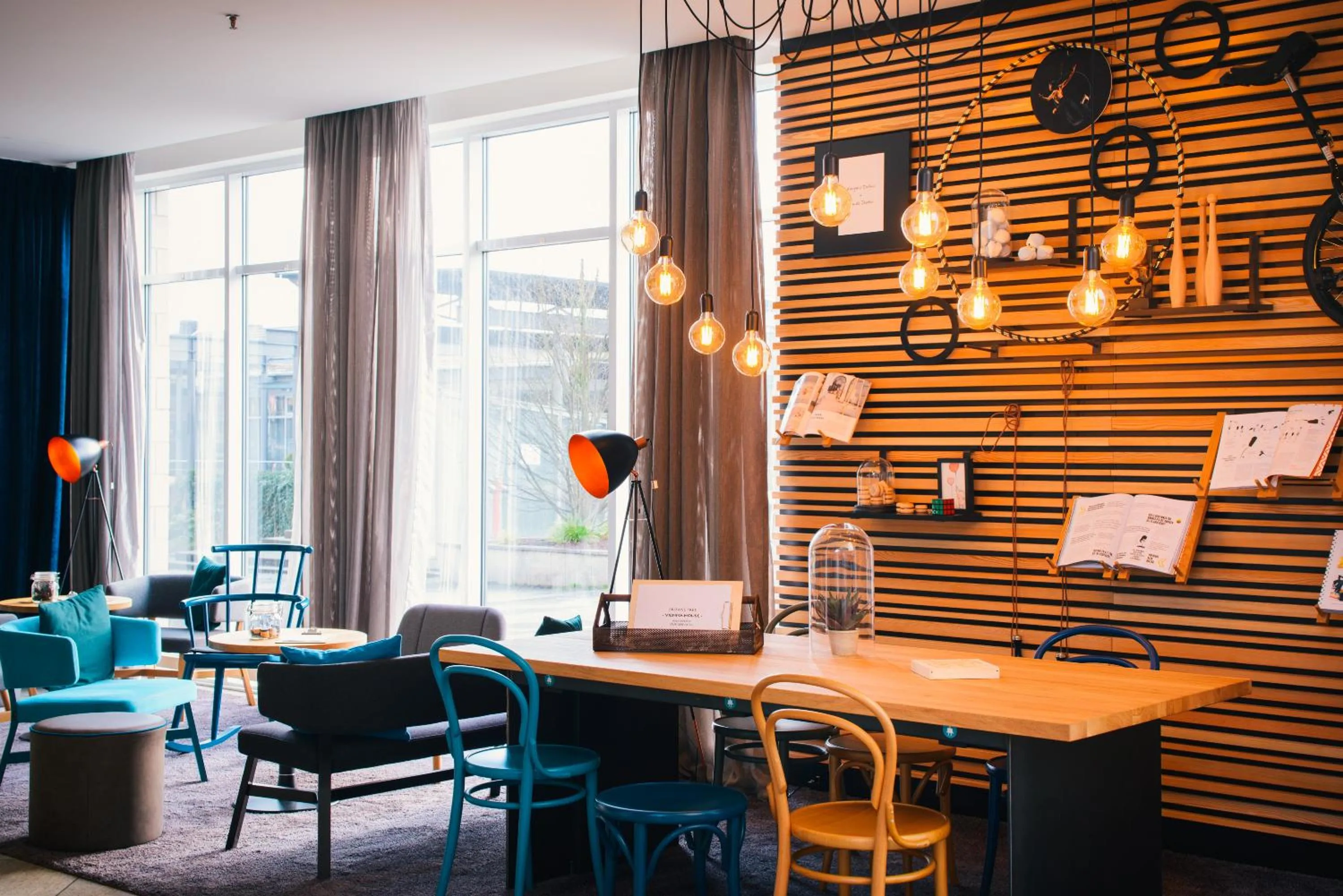 Lobby or reception in Vienna House Easy by Wyndham Bad Oeynhausen