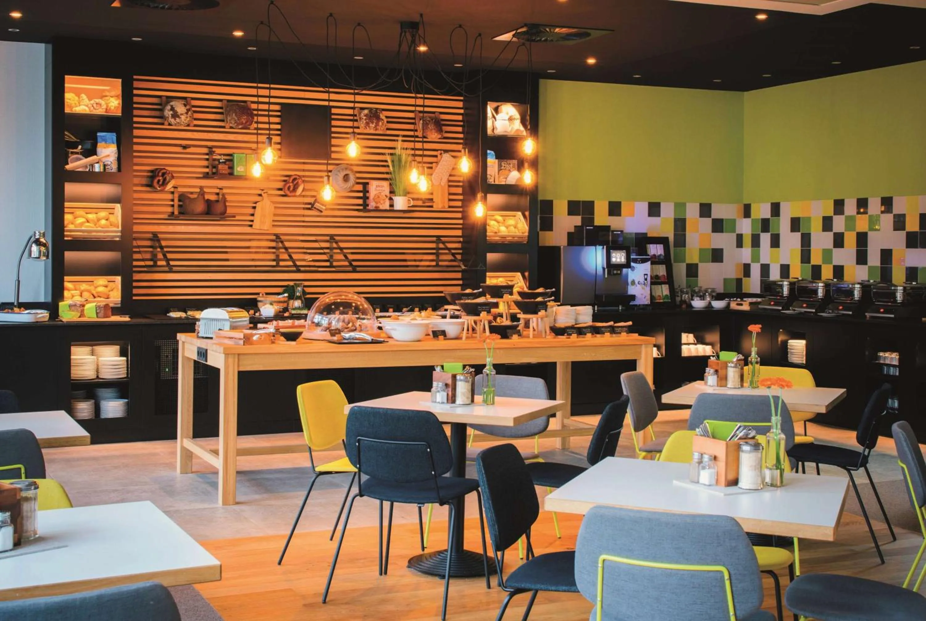 Restaurant/places to eat in Vienna House Easy by Wyndham Bad Oeynhausen