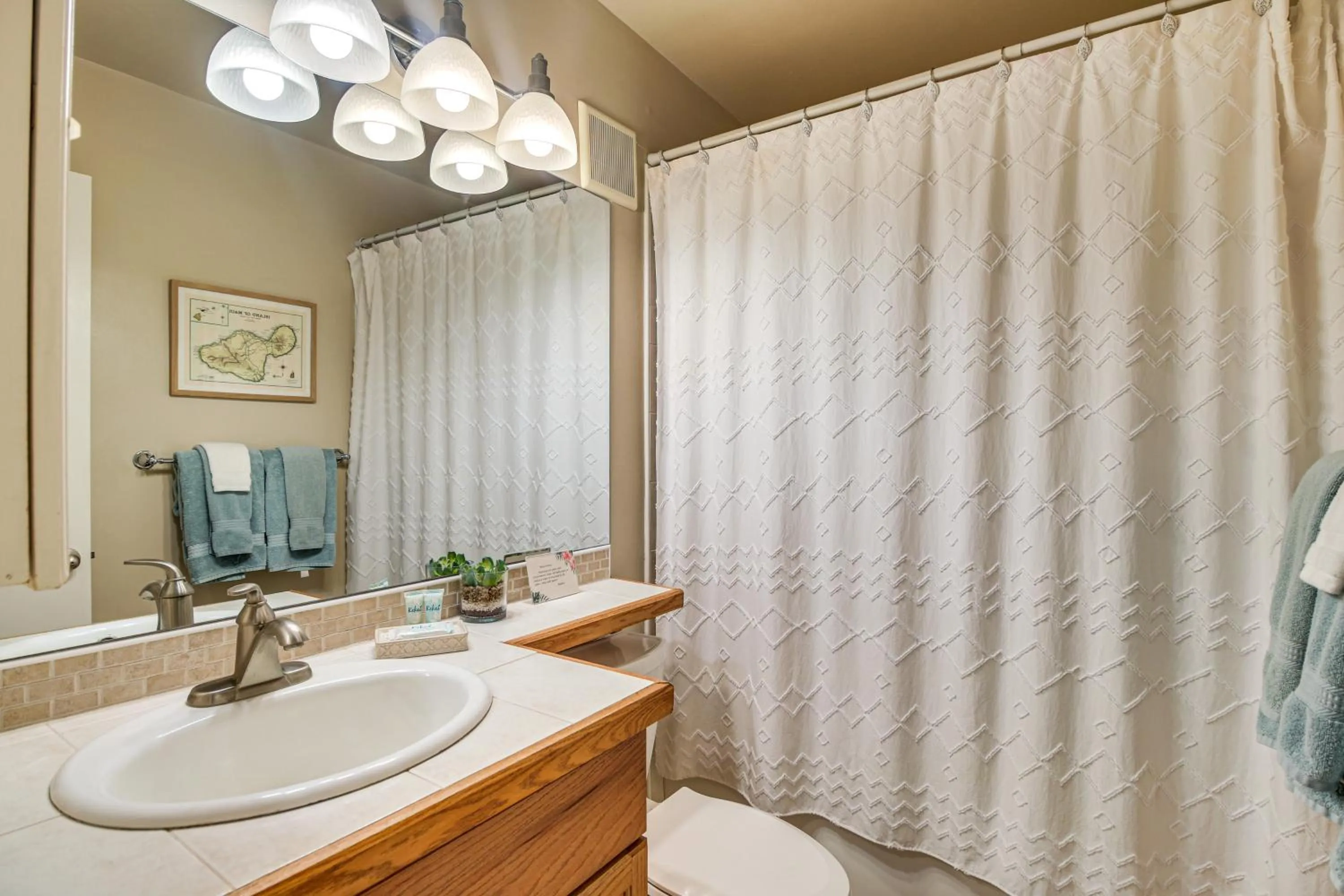 Gorgeous Oceanfront Condo with Spectacular Views!