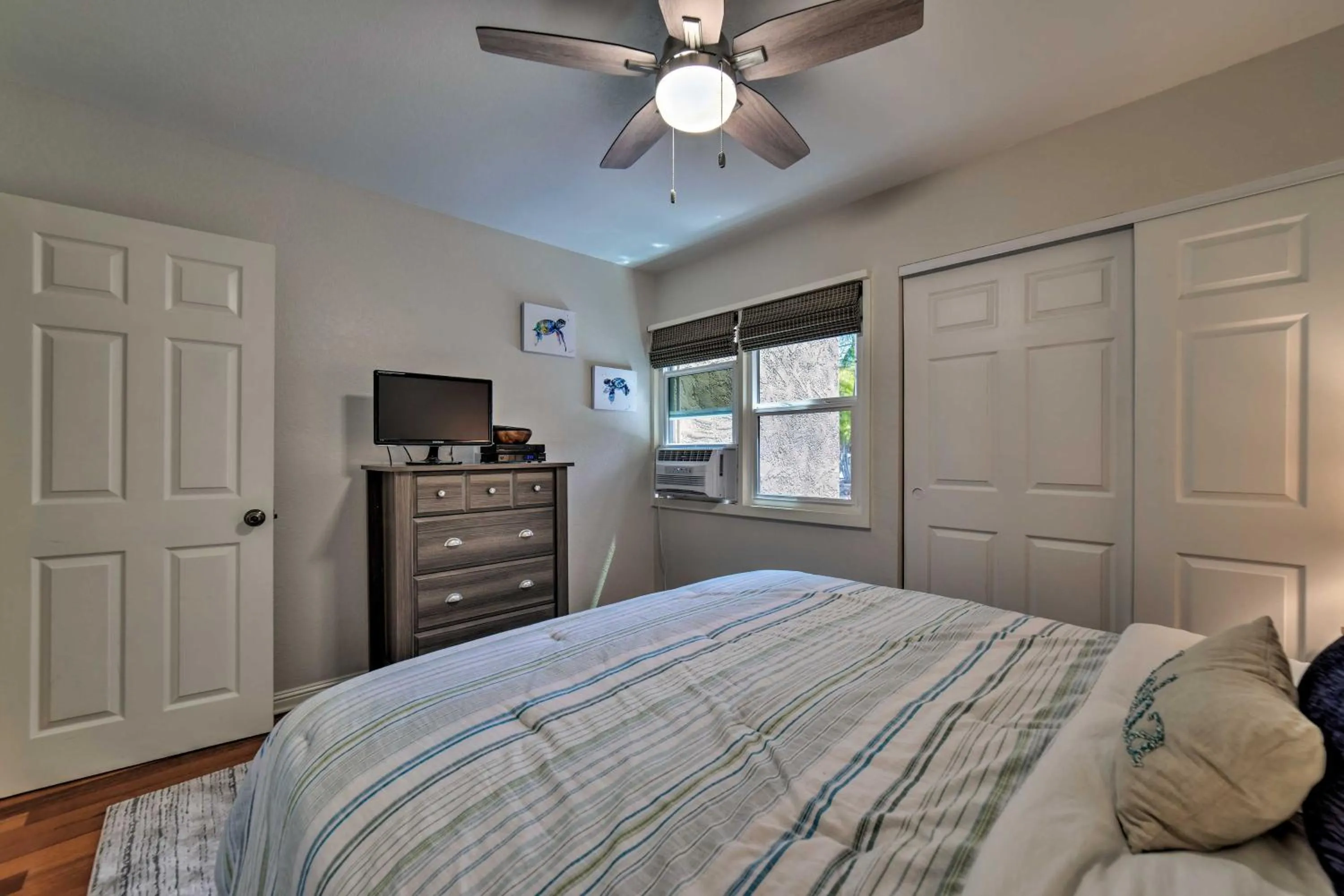 Bed in Garden View Condo with Pool - 400 Feet to Beach!