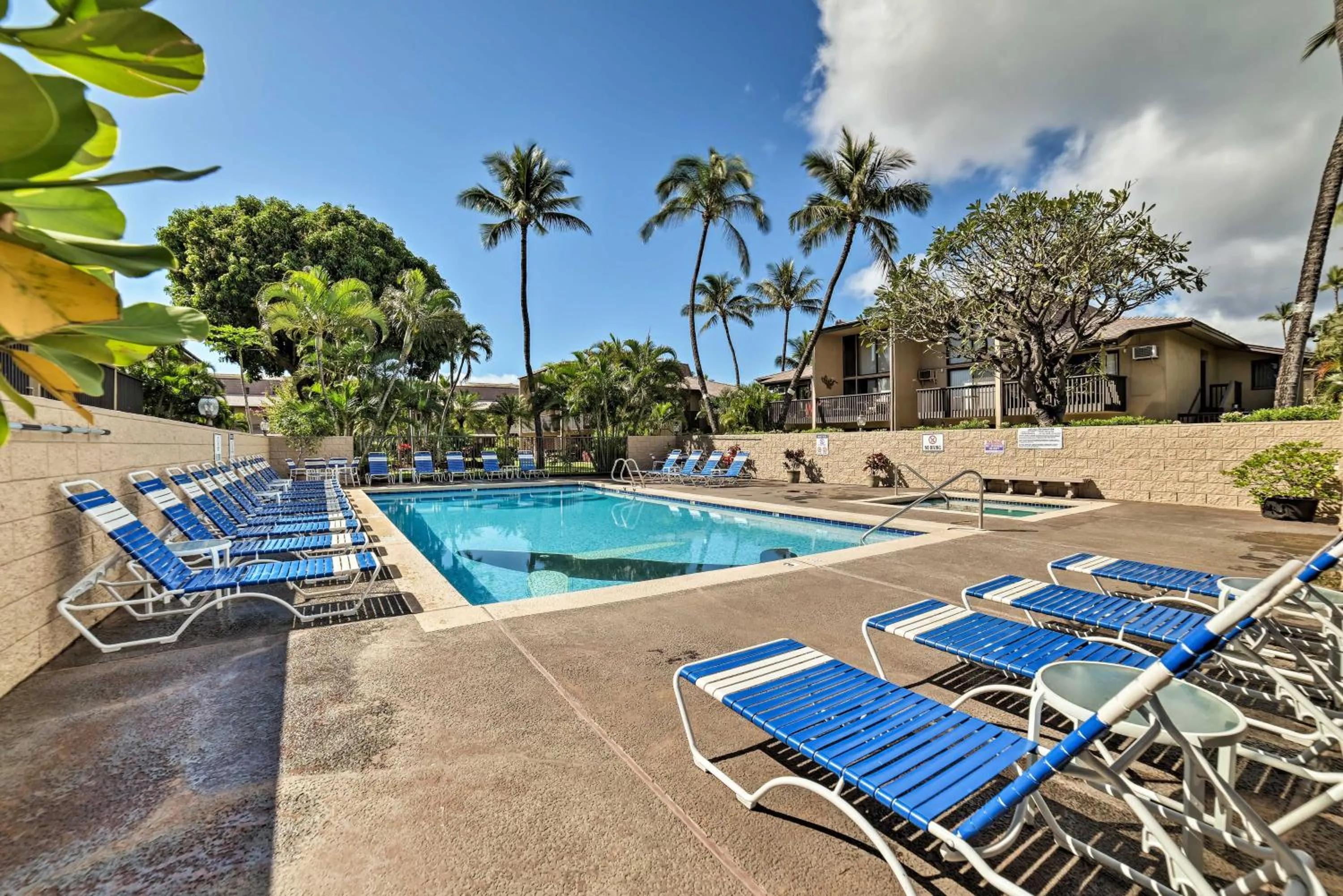 Garden View Condo with Pool - 400 Feet to Beach!