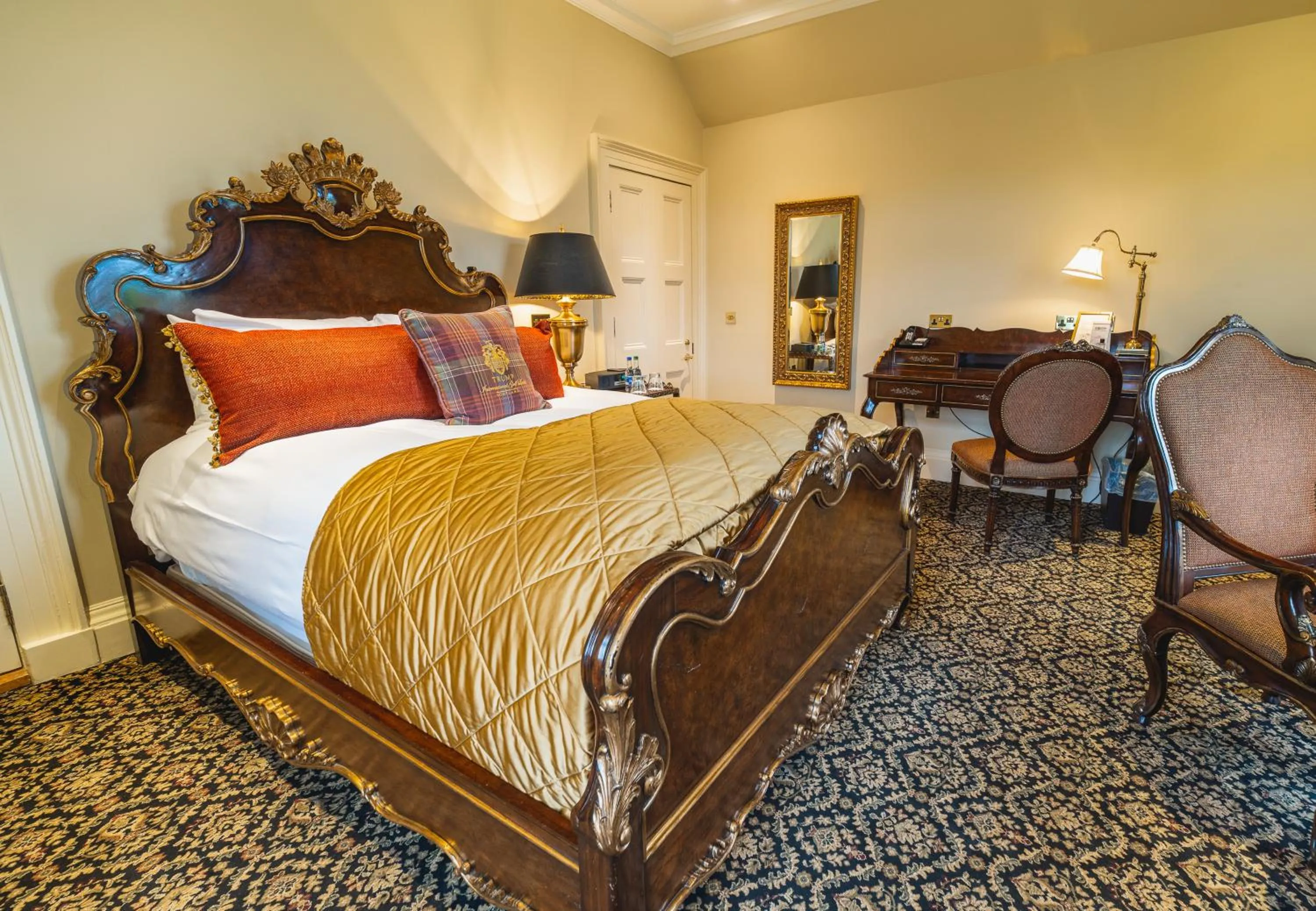 Bedroom, Bed in Trump MacLeod House & Lodge, Scotland