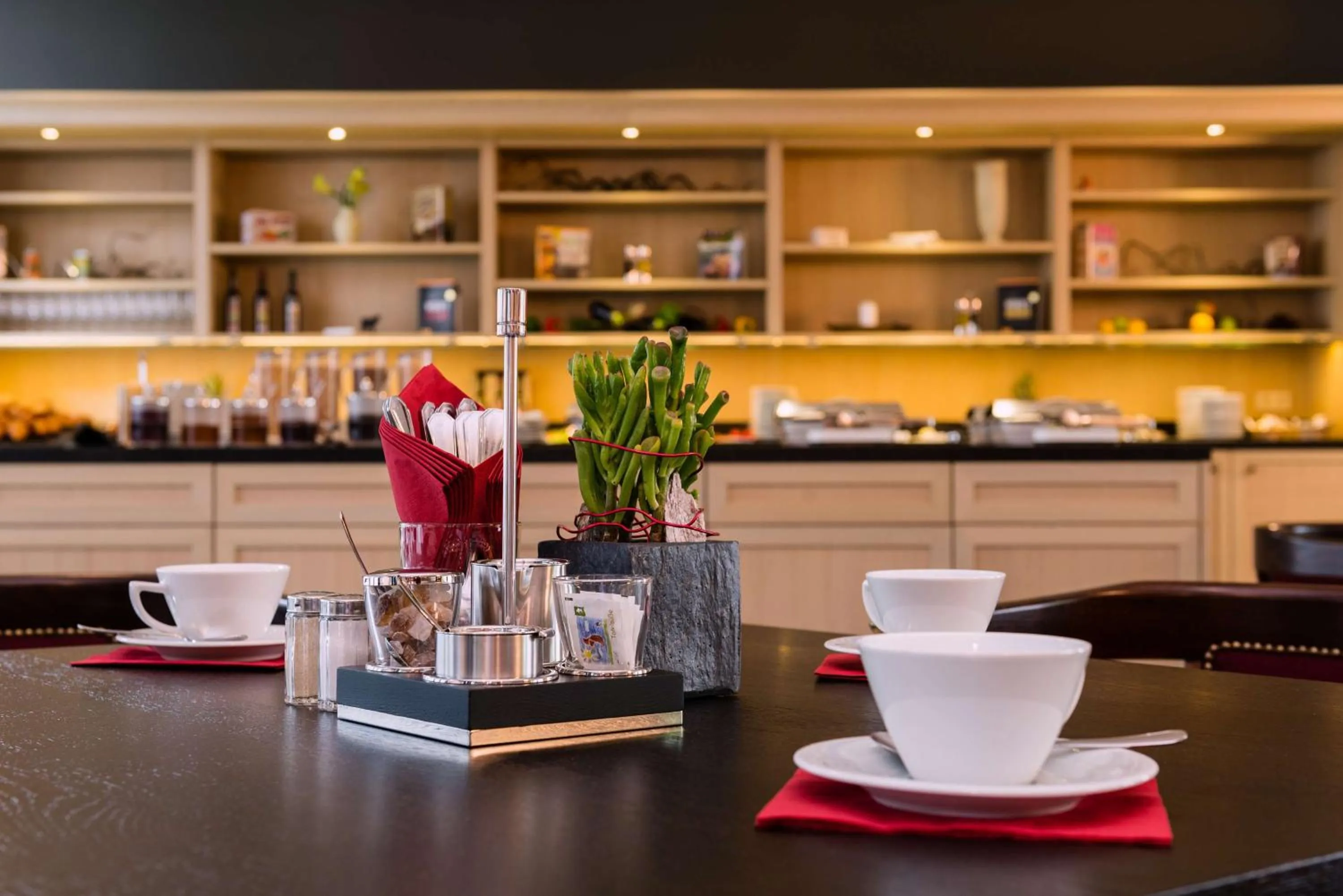 Breakfast in Park Plaza Trier