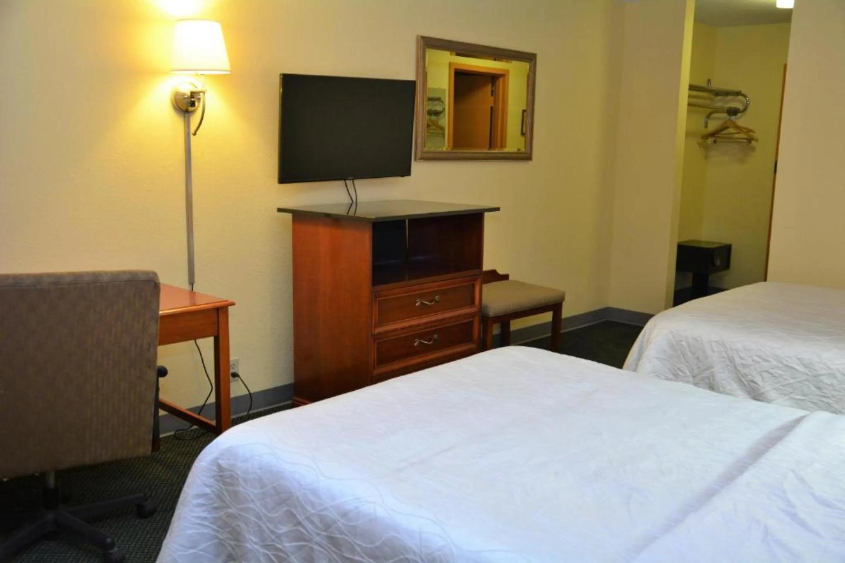 Bedroom, Bed in Buckeye Inn Express