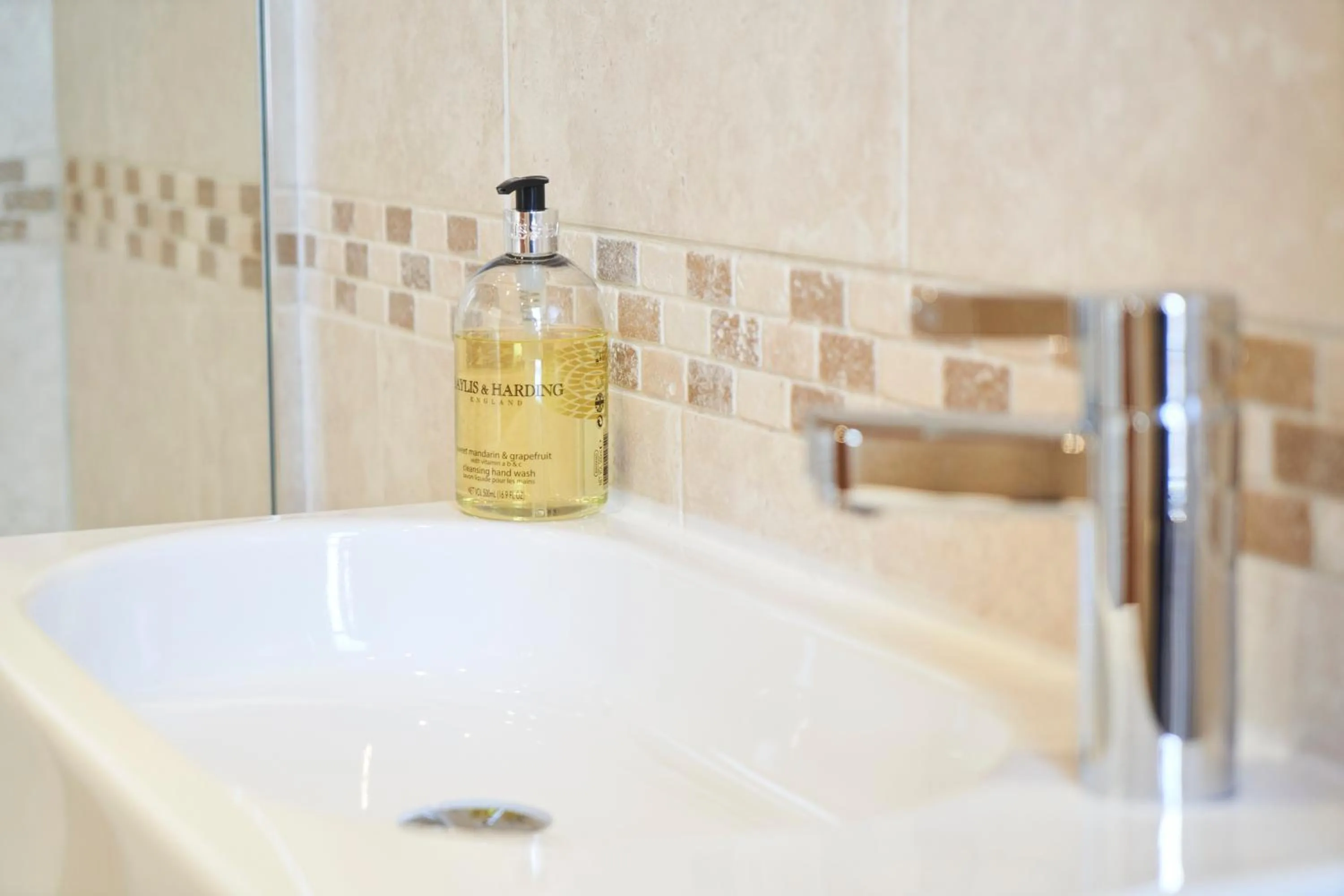 Bathroom in Quilt and Croissants Guest House