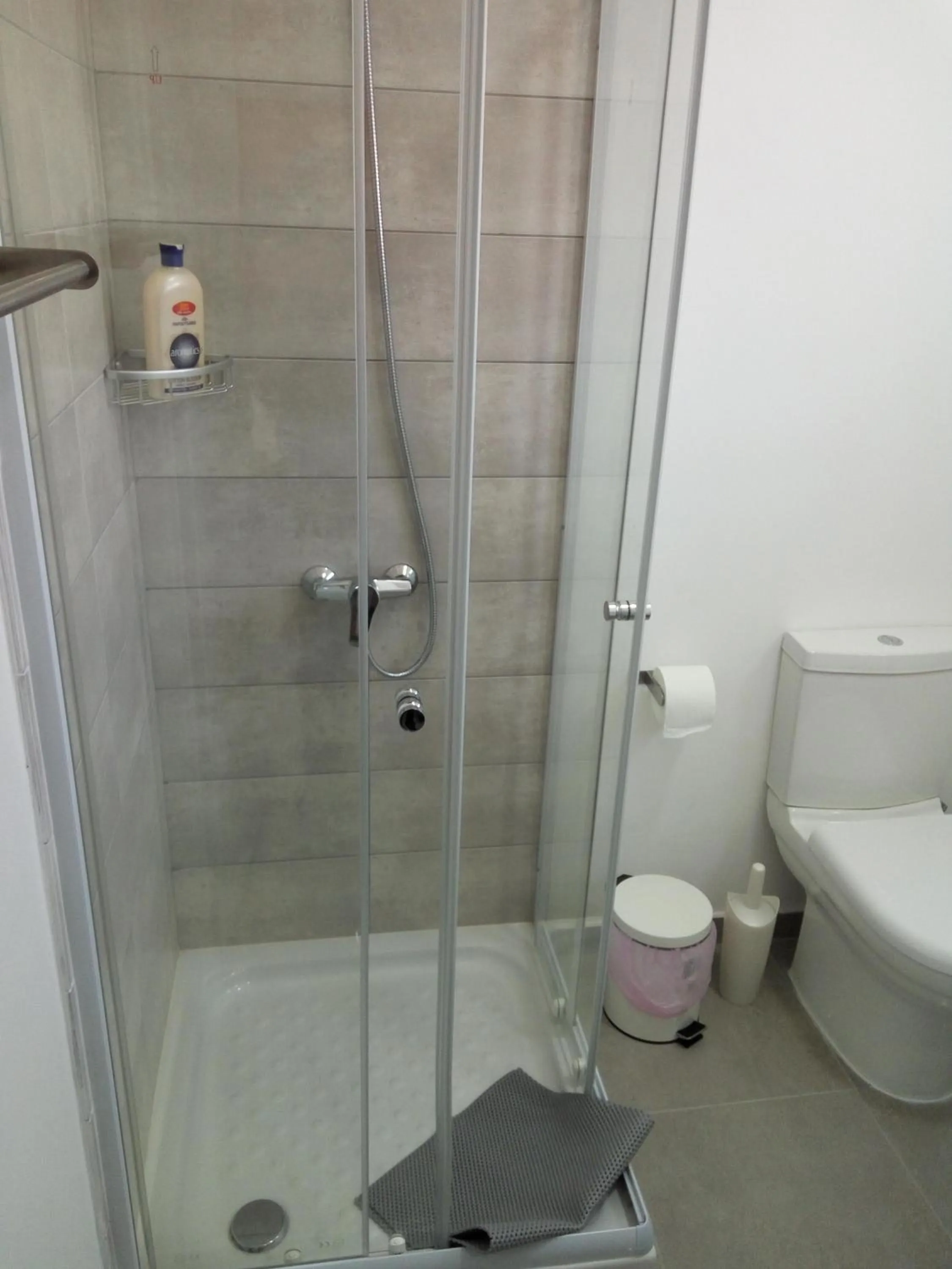 Shower in Elenapa Holiday Apartments