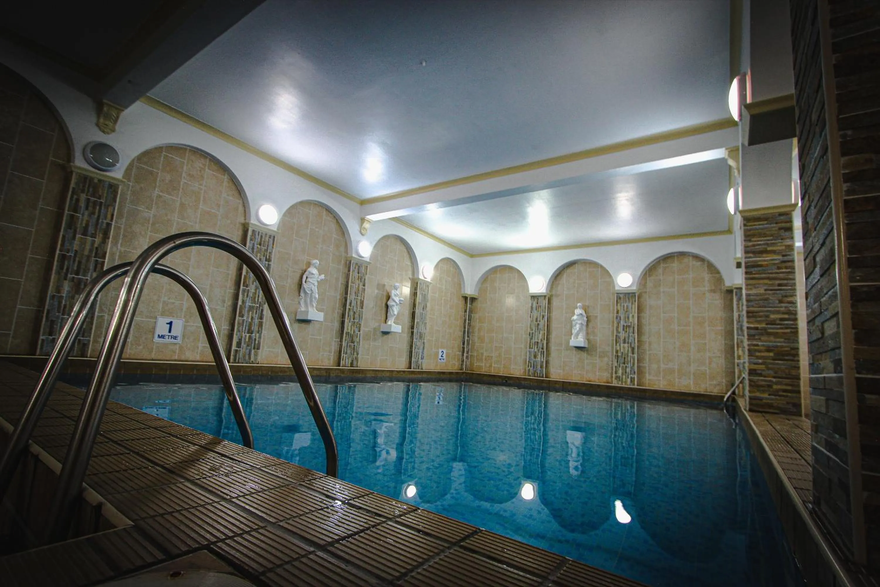 Pool view in Chatsworth House Hotel