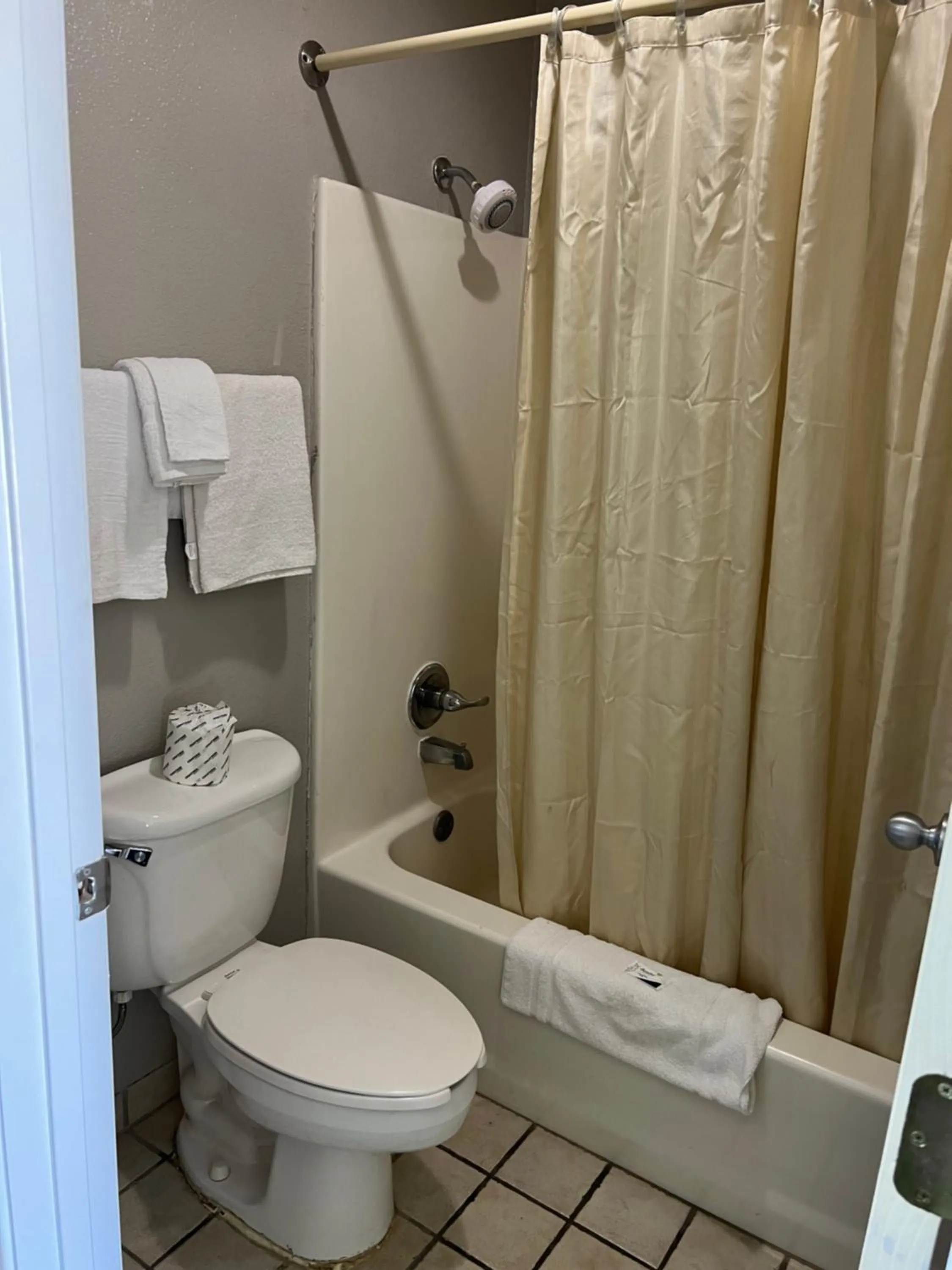 Bathroom in COUNTRY INN MOTEL