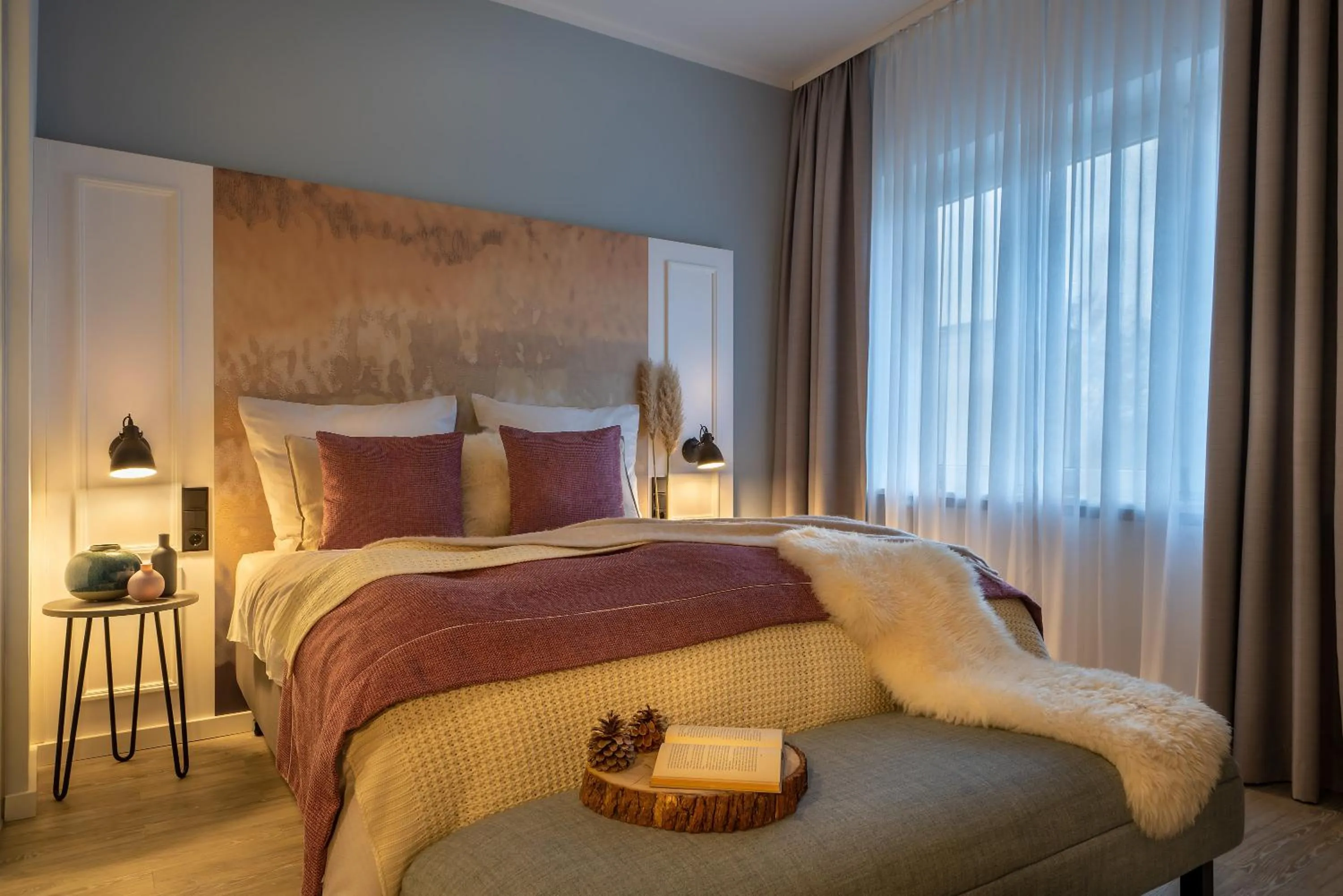 Photo of the whole room, Bed in Yggotel Ravn