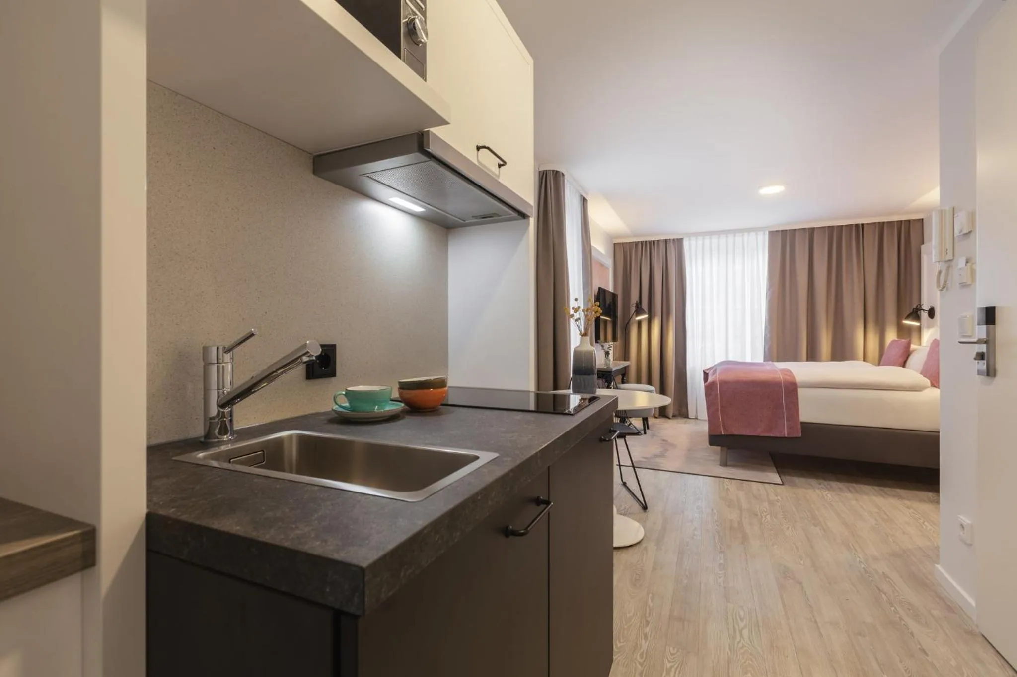 Photo of the whole room, Bed in Yggotel Ravn