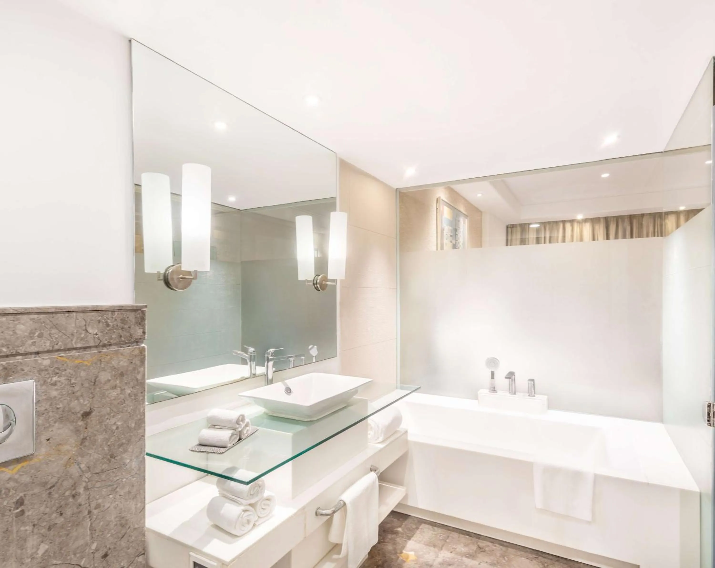 Bathroom in Park Plaza Faridabad