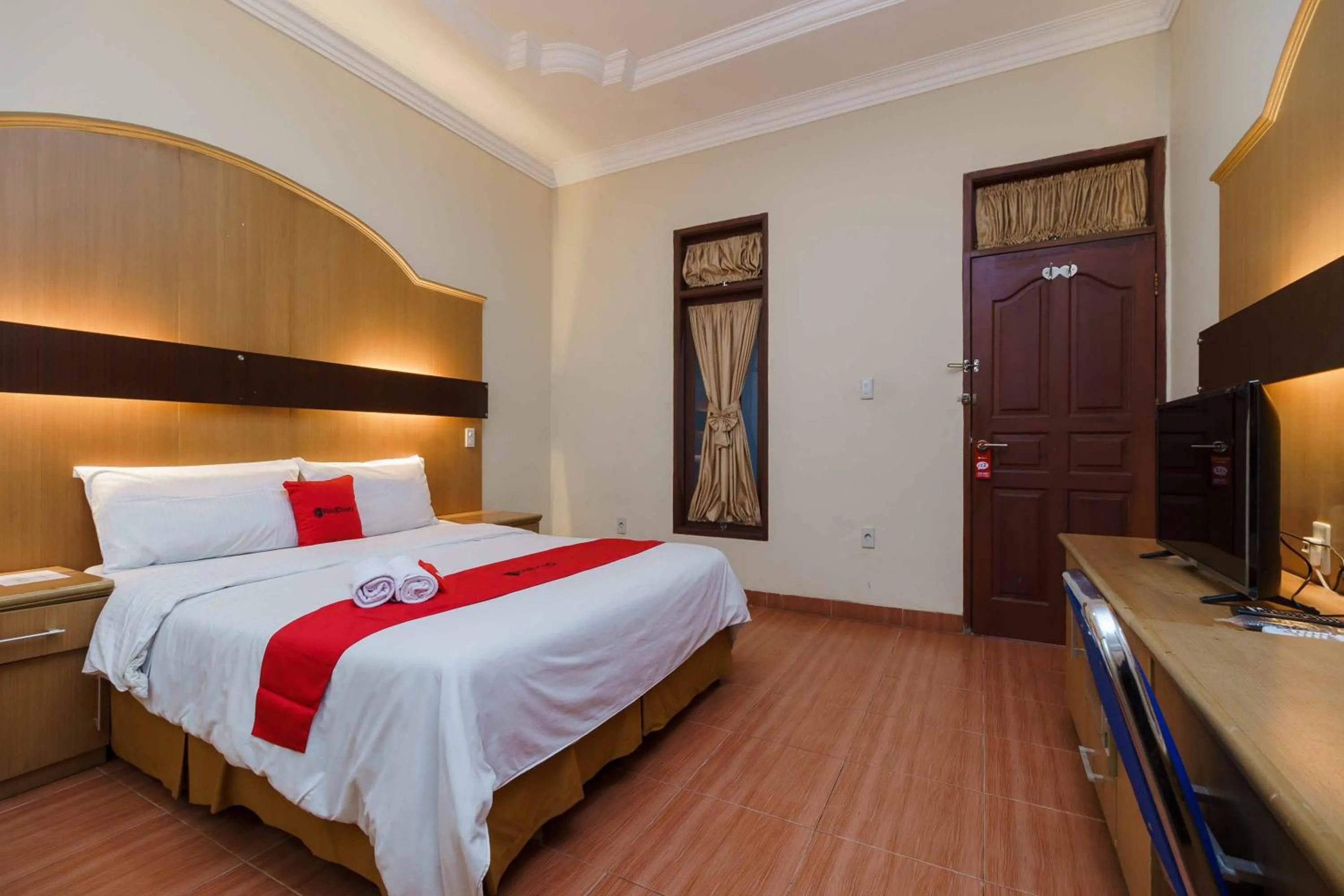 Bed in RedDoorz near RS Harapan Pematang Siantar