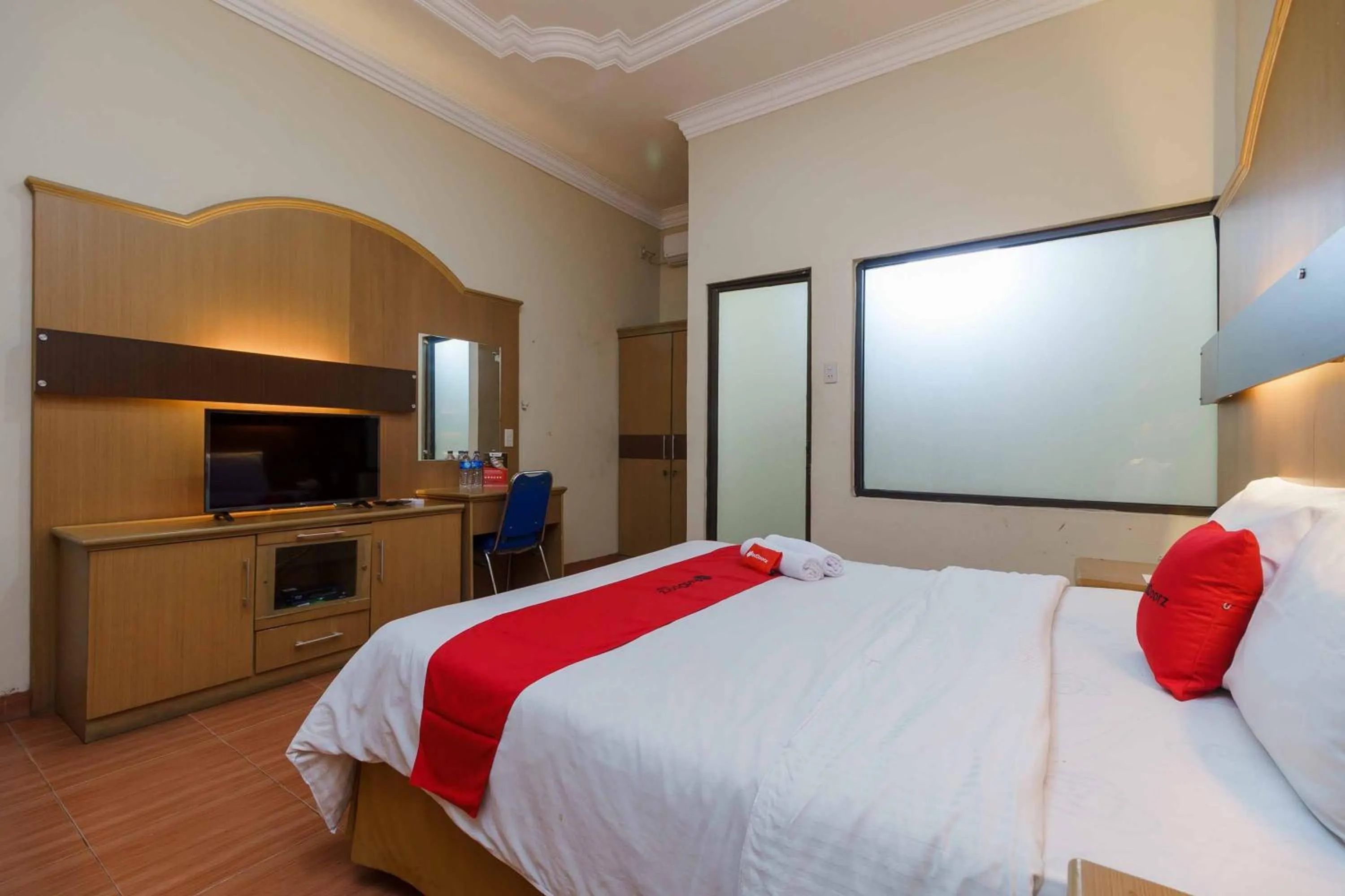 Bed in RedDoorz near RS Harapan Pematang Siantar