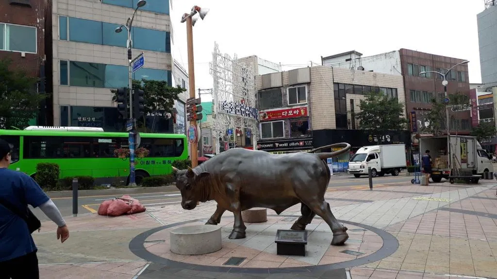 Nearby landmark in SunriseHotel JuniorSuite room11F Ocean view, Netflix O