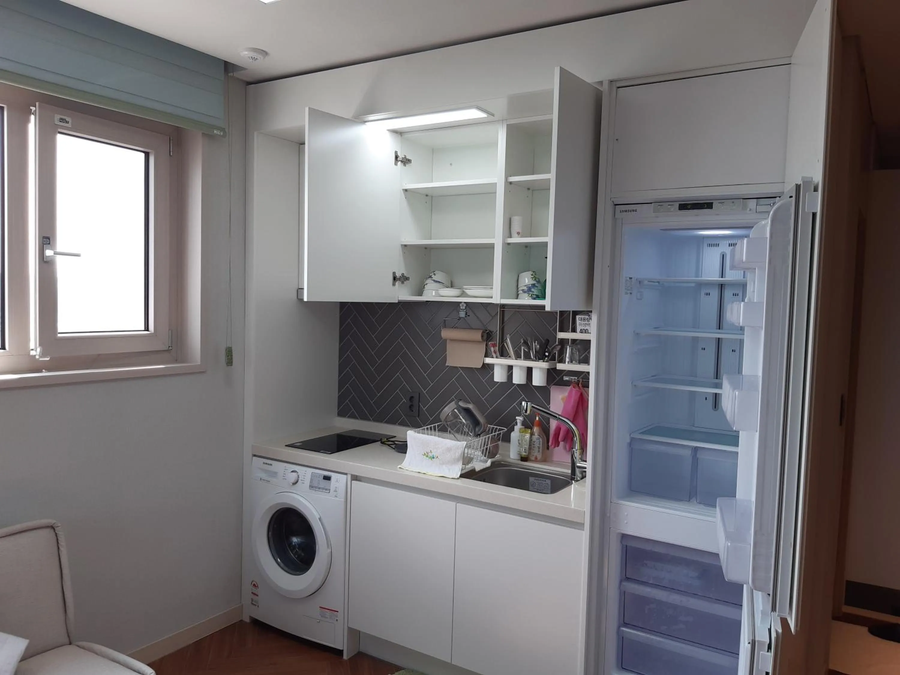 Kitchen or kitchenette in SunriseHotel JuniorSuite room11F Ocean view, Netflix O