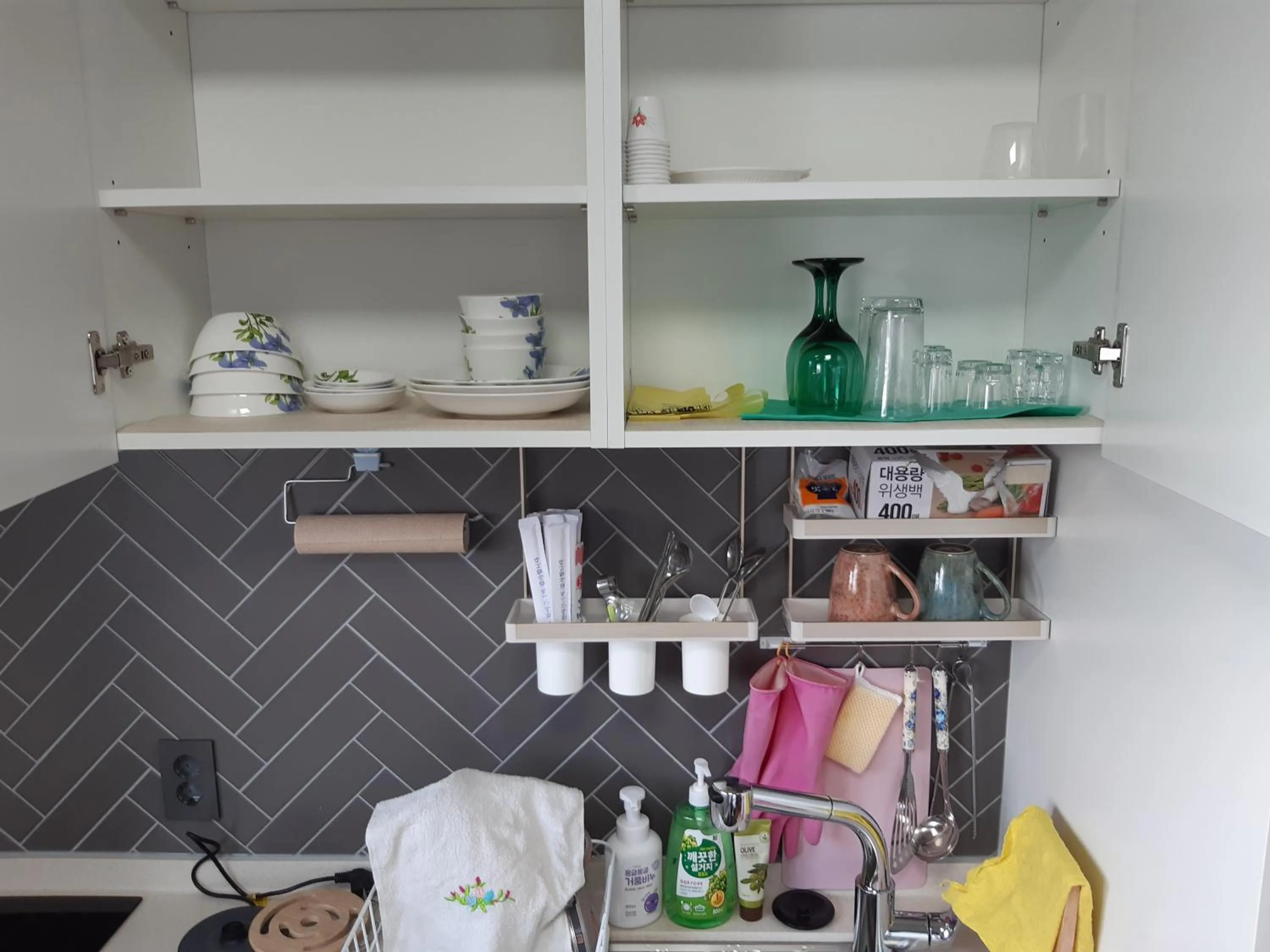 Kitchen or kitchenette in SunriseHotel JuniorSuite room11F Ocean view, Netflix O