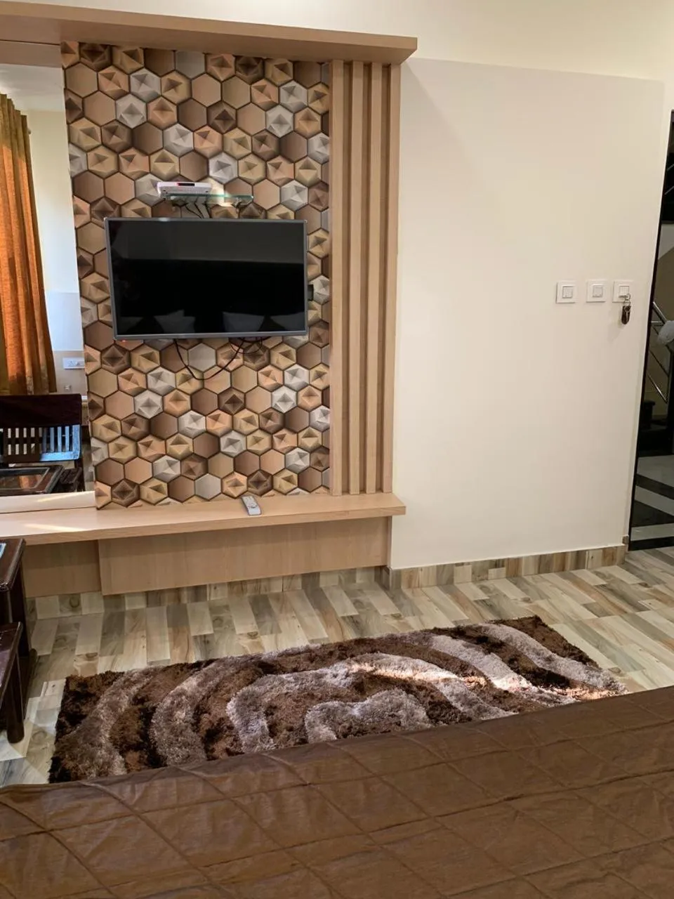 TV and multimedia in Hotel Heaven View - 50m From Golden Temple