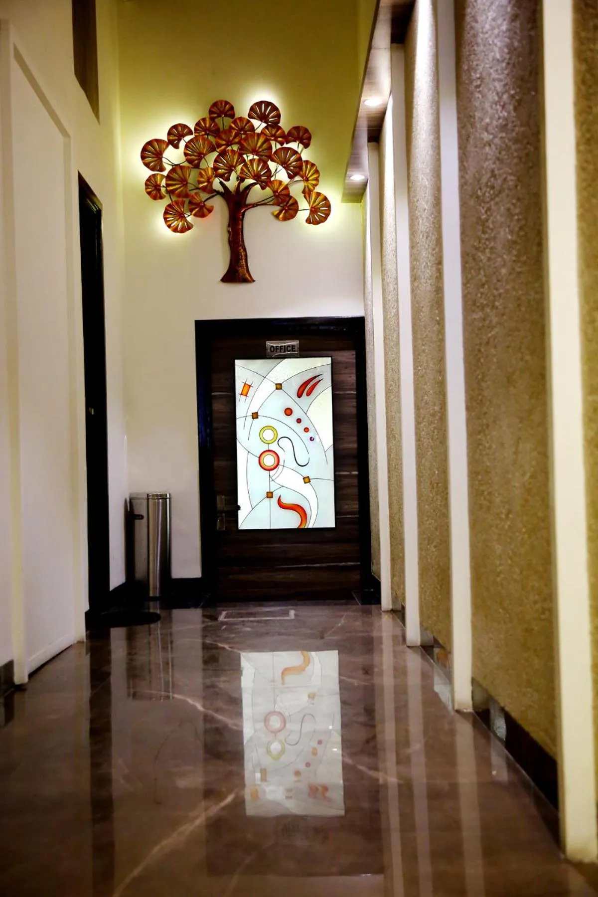 Property building in Hotel Heaven View - 50m From Golden Temple